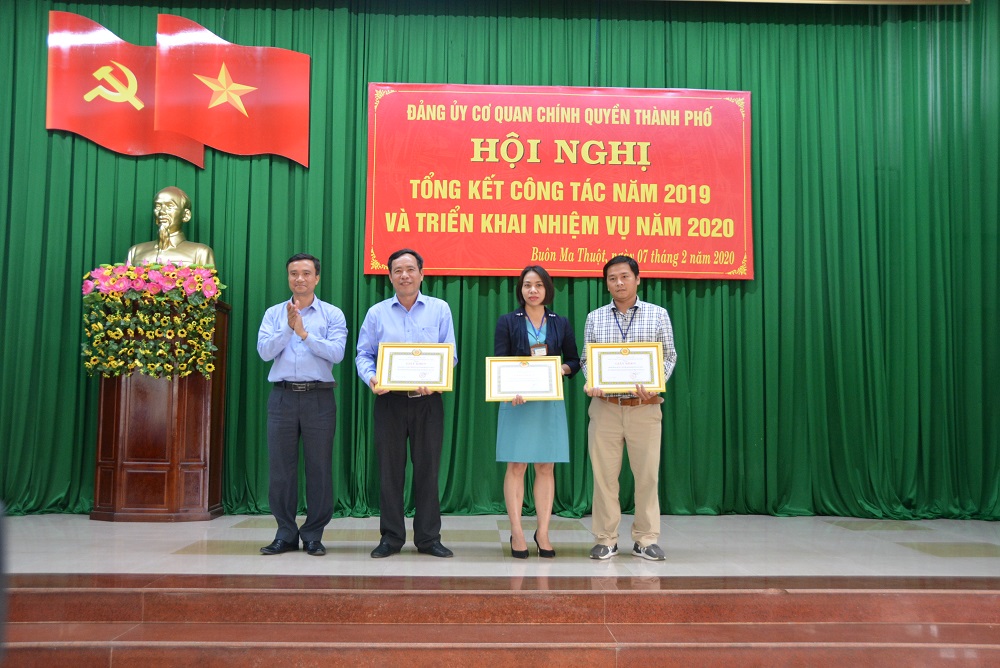 Đảng Ủy Cơ quan Chính quyền tổng kết công tác năm 2019, triển khai nhiệm vụ năm 2020