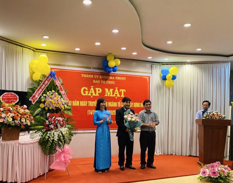 Ban Tổ chức Thành ủy Buôn Ma Thuột: Lễ kỷ niệm 90 năm Ngày truyền thống ngành Tổ chức xây dựng Đảng