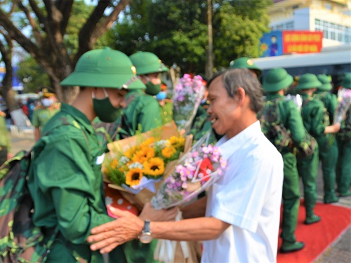 Những lá đơn tự nguyện nhập ngũ: Quyết tâm vào Quân đội để rèn luyện sức trẻ, góp phần bảo vệ Tổ quốc – Quê hương.