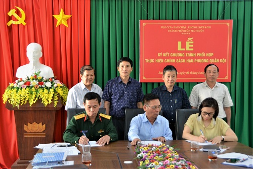 Ký kết chương trình phối hợp thực hiện công tác hậu phương Quân đội