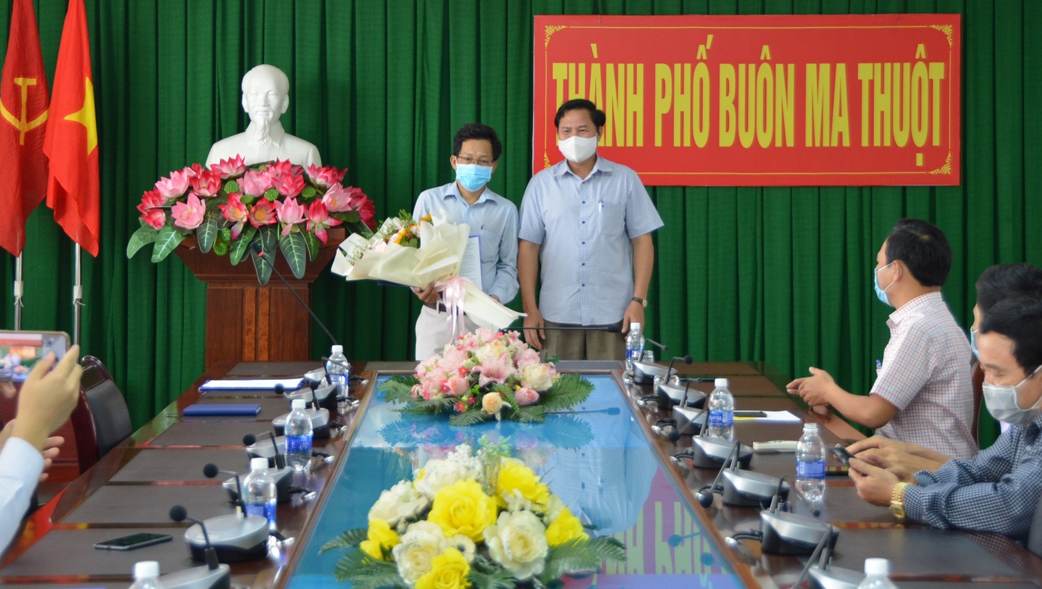 Công bố quyết định điều động và bổ nhiệm Phó Chánh Văn phòng HĐND và UBND TP.Buôn Ma Thuột