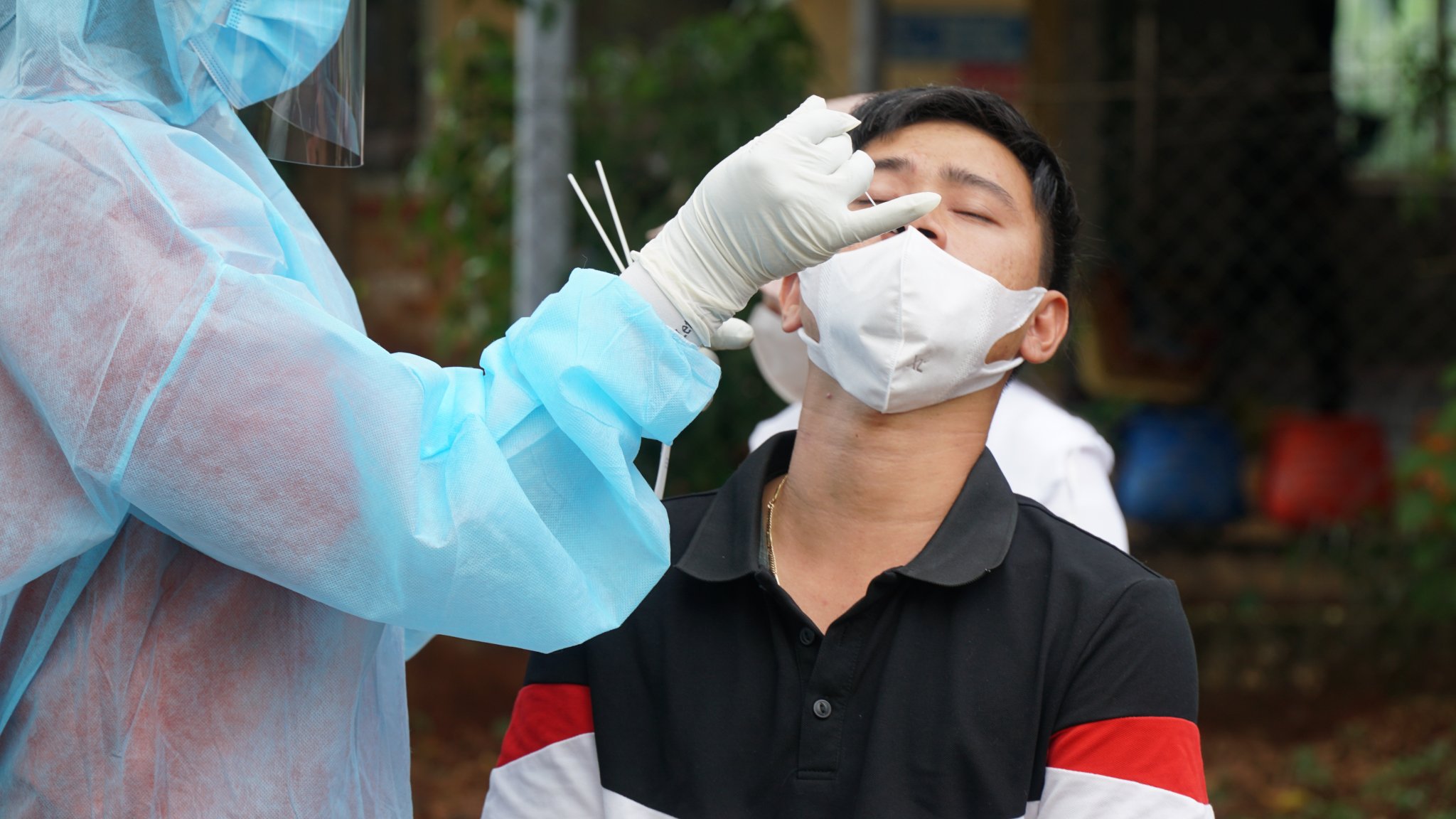 Từ ngày 27-8, tiến hành xét nghiệm nhanh kháng nguyên SARS-CoV-2 toàn dân trên địa bàn TP. Buôn Ma Thuột
