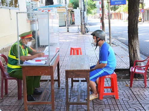 Qua 2 tuần tái thực hiện Chỉ thị số 16 của Thủ tướng Chính phủ, TP.Buôn Ma Thuột xử phạt 696 cá nhân, với số tiền hơn 1,2 tỷ đồng.