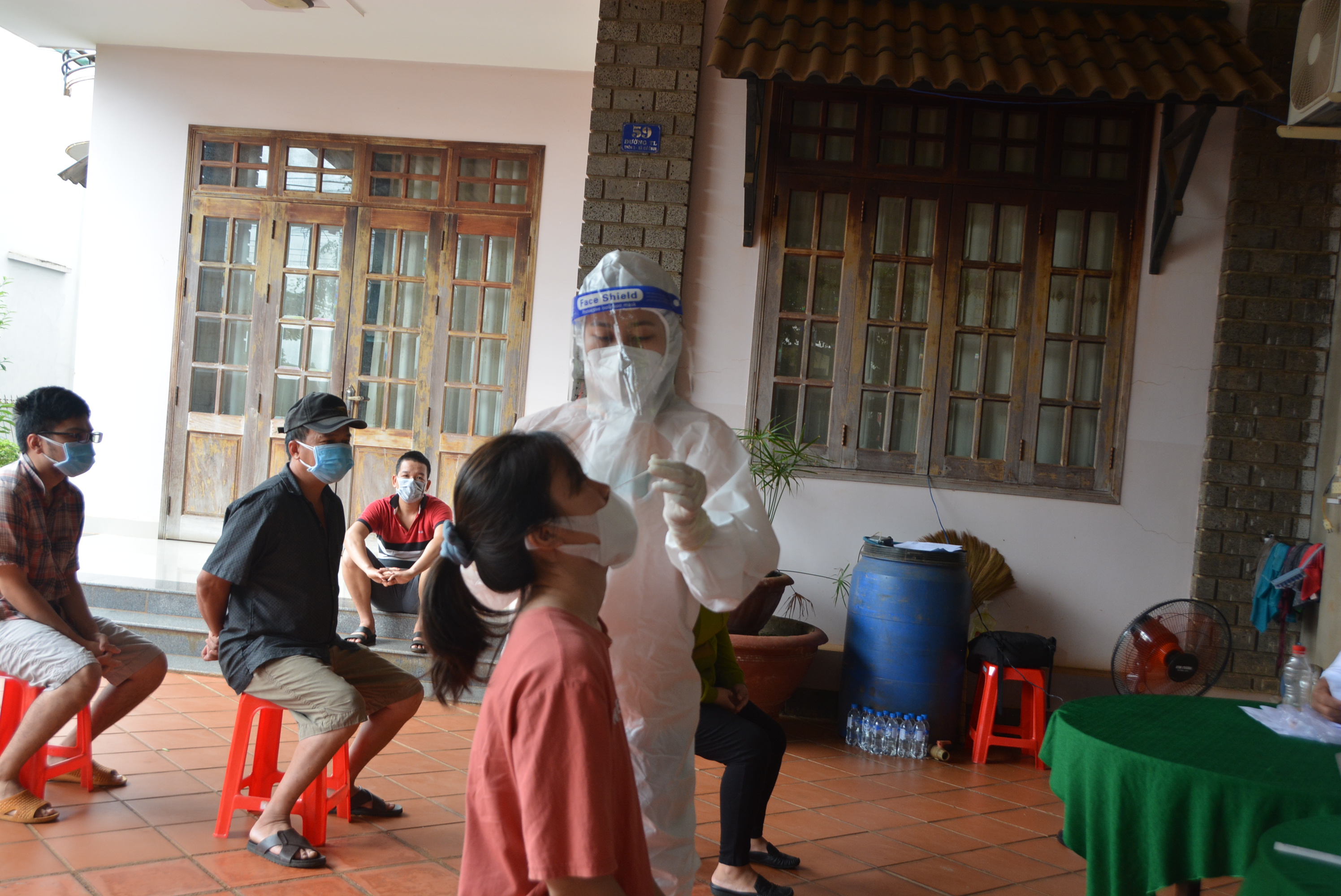 TP.Buôn Ma Thuột: Áp dụng thực hiện Chỉ thị 15 tại thôn 6 và thôn 7, xã Cư Êbur