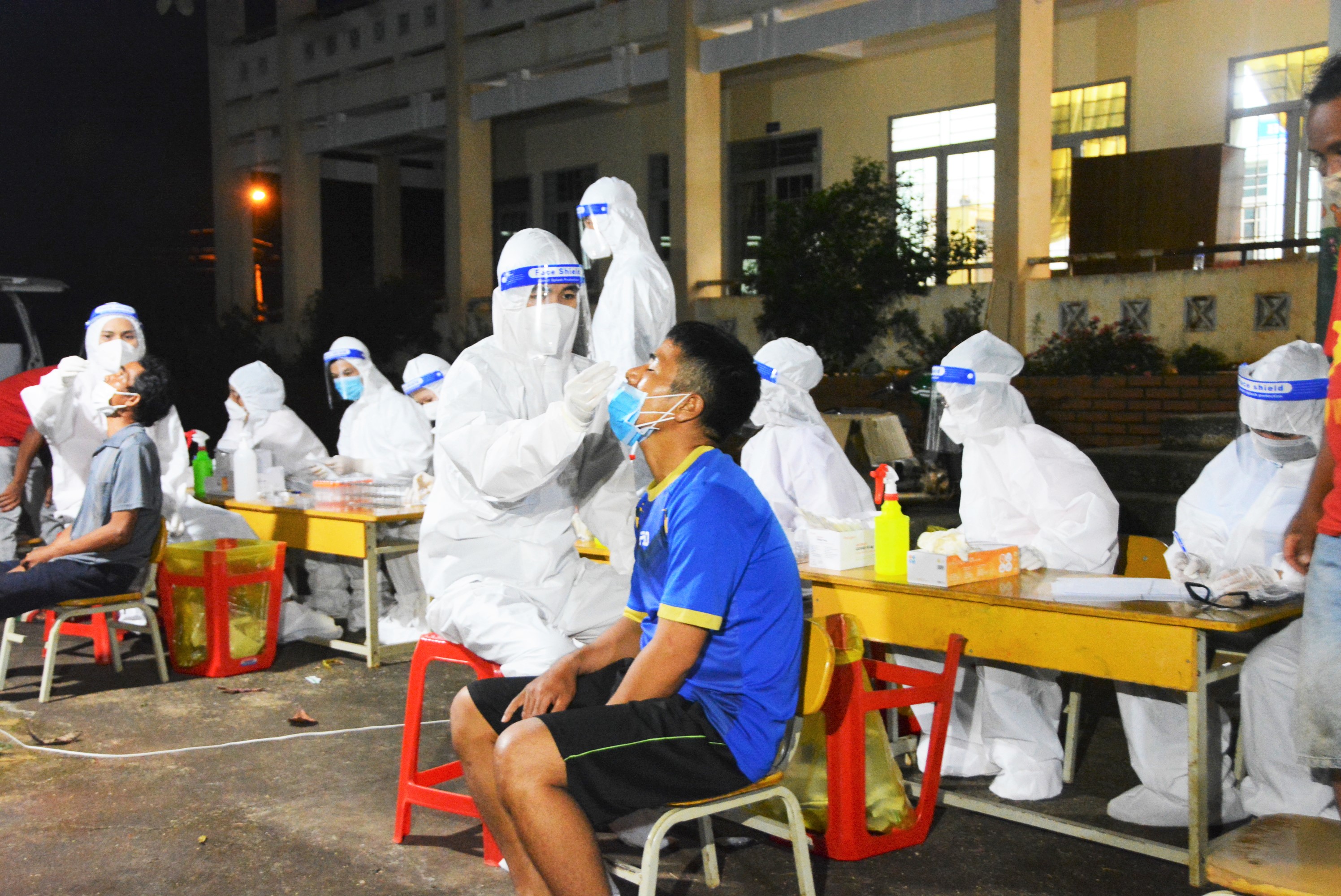 TP Buôn Ma Thuột: Phát hiện 09 trường hợp test nhanh kháng nguyên dương tính với SARS-CoV-2 tại Buôn Buôr, xã Hòa Xuân