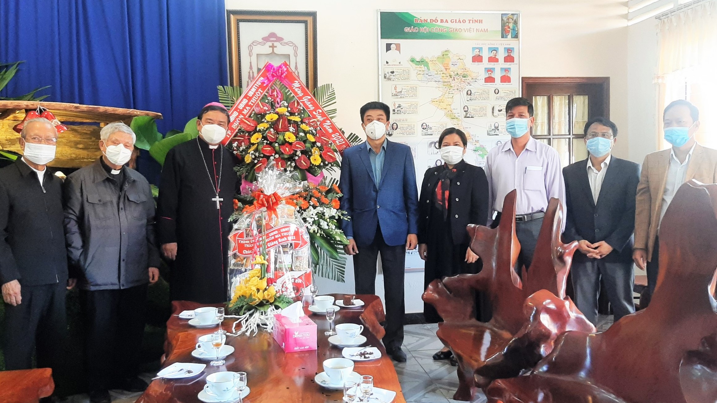 Lãnh đạo TP.Buôn Ma Thuột thăm các tổ chức, cơ sở Công giáo, Tin lành nhân Lễ Giáng sinh 2021