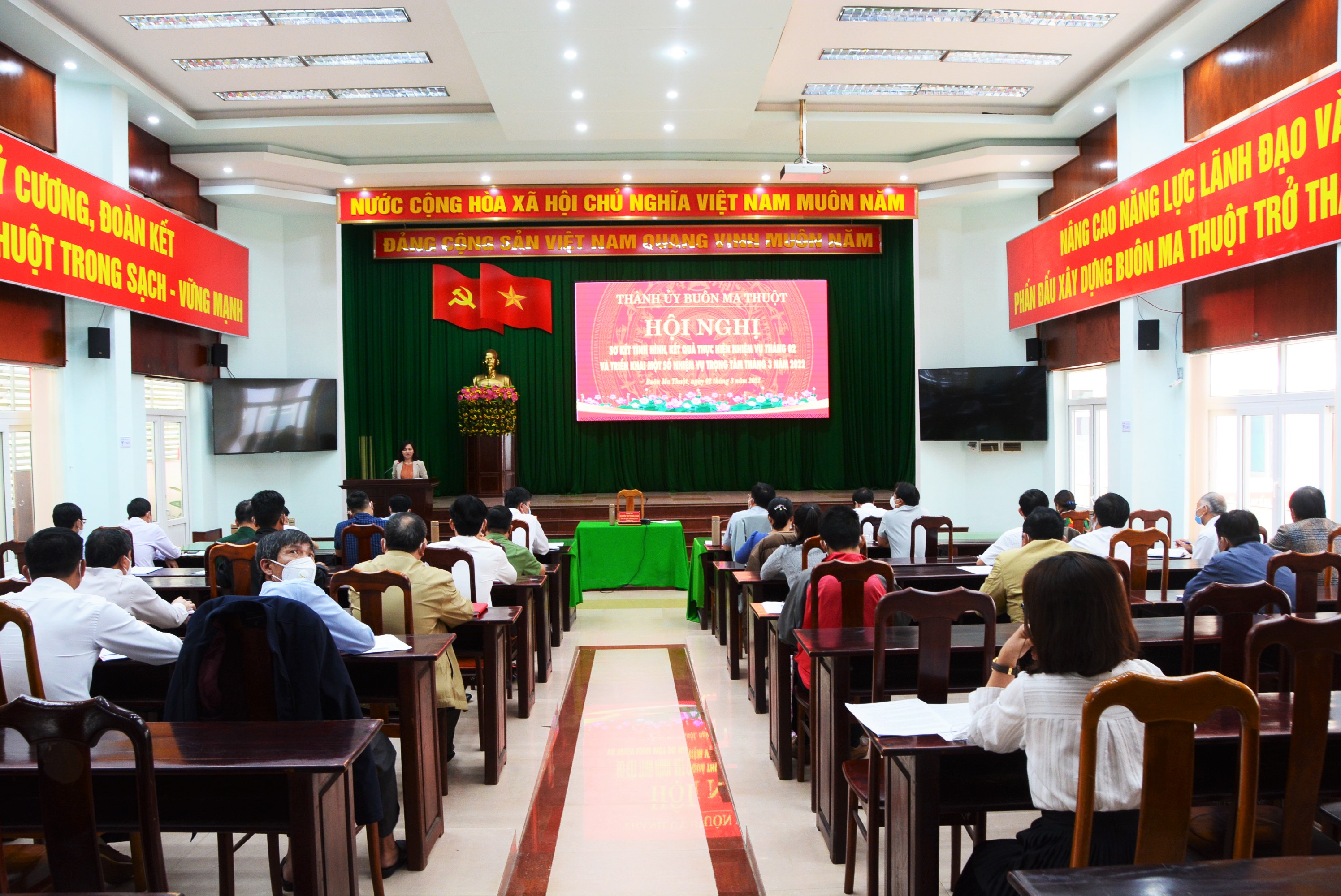 Thường trực Thành ủy Buôn Ma Thuột: Hội nghị giao ban Bí thư Đảng ủy xã, phường triển khai nhiệm vụ trọng tâm tháng 3