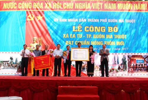 Công bố xã EaTu và xã Hòa Thắng đủ điều kiện xét công nhận đạt chuẩn nông thôn mới nâng cao năm 2021 để lấy ý kiến nhân dân trên địa bàn TP.Buôn Ma Thuột.