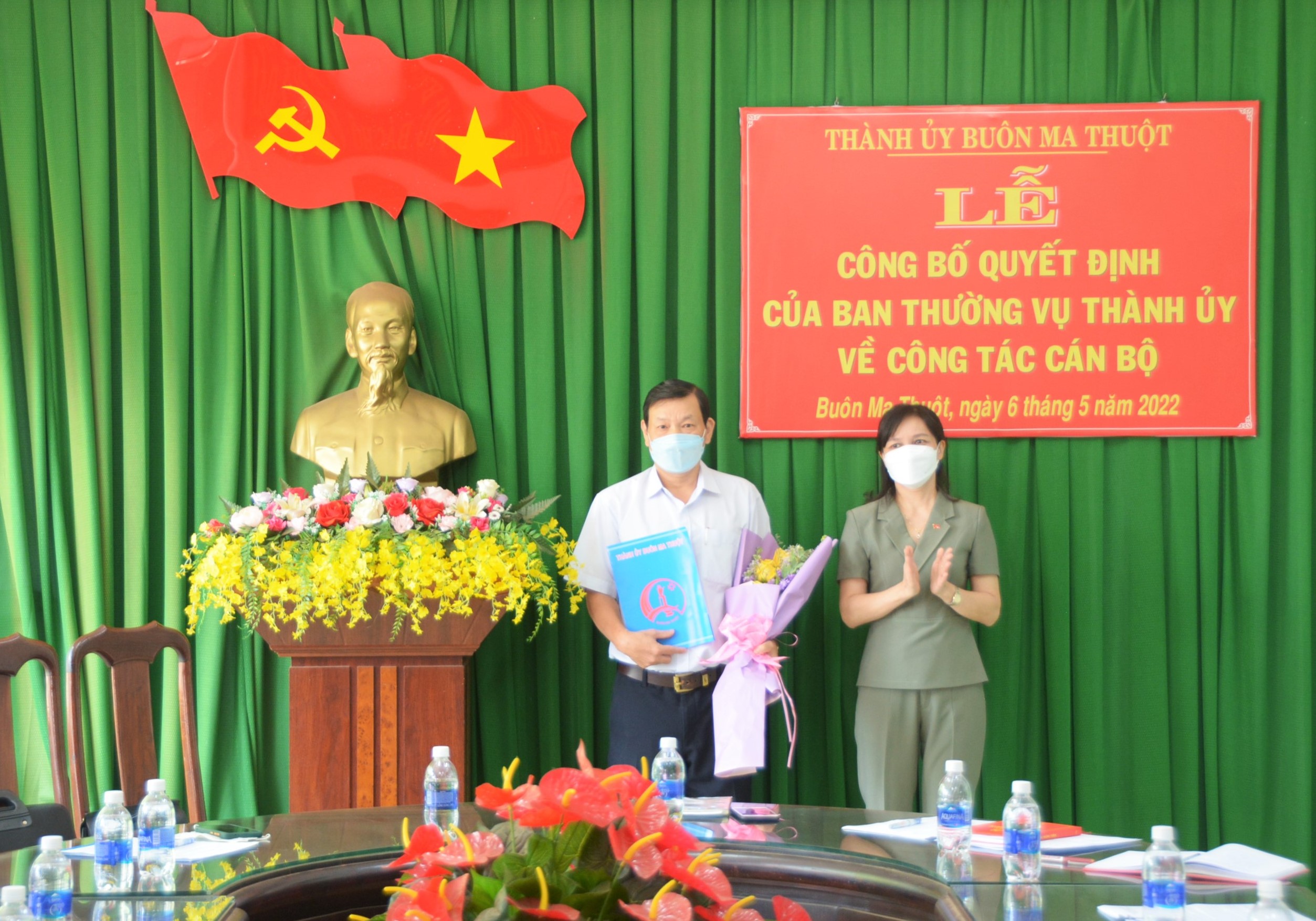 Công bố quyết định bầu bổ sung Phó bí thư Đảng ủy phường Thành Nhất, nhiệm kỳ 2020 - 2025