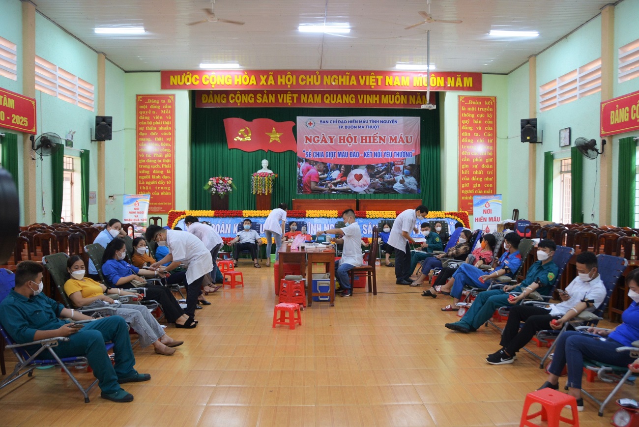 Gần 360 đơn vị máu thu được từ “Chương trình hiến máu tình nguyện” đợt 1 năm 2022 tại Thành phố Buôn Ma Thuột