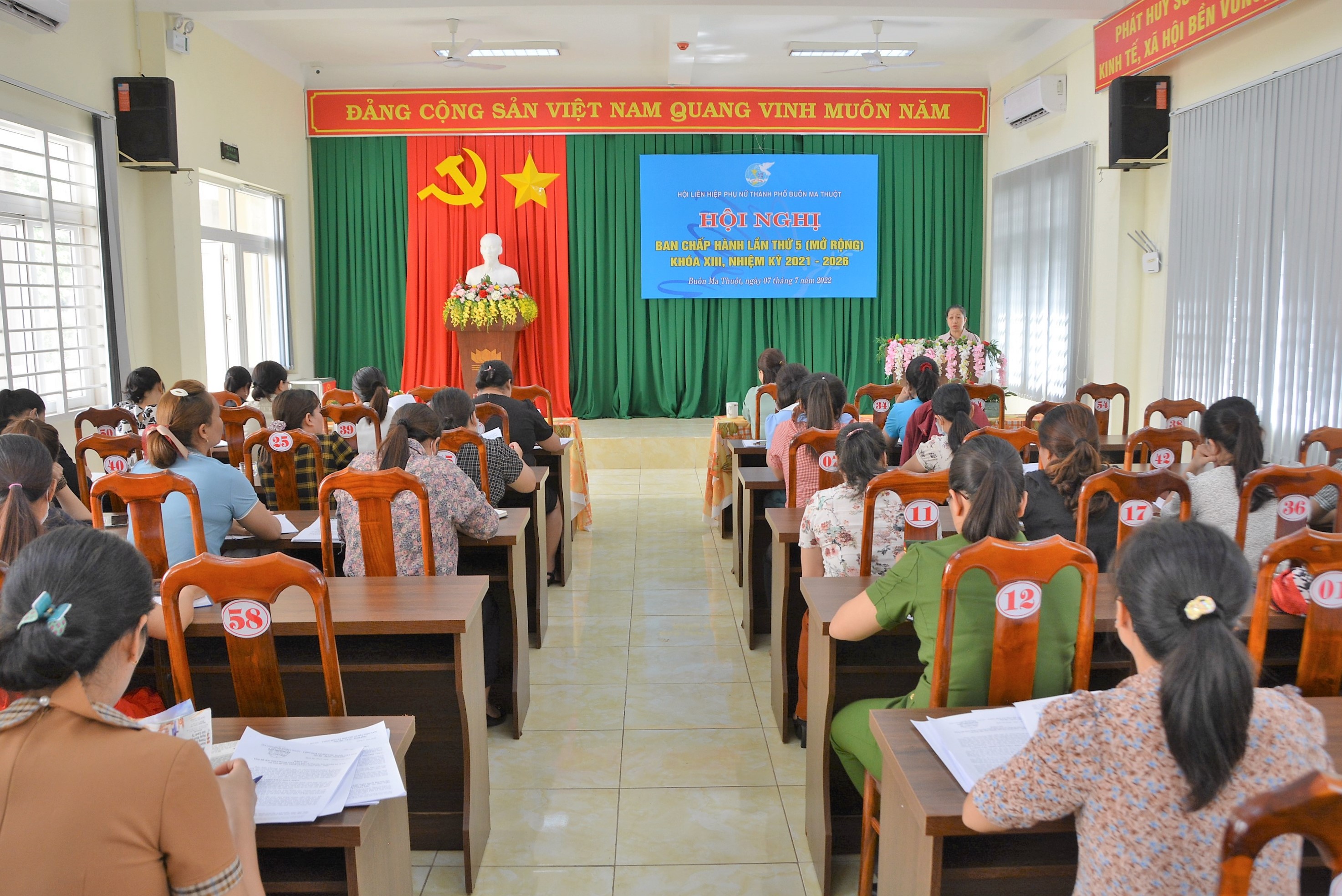 Hội nghị Ban chấp hành Hội LHPN thành phố Buôn Ma Thuột lần thứ 5 (mở rộng)