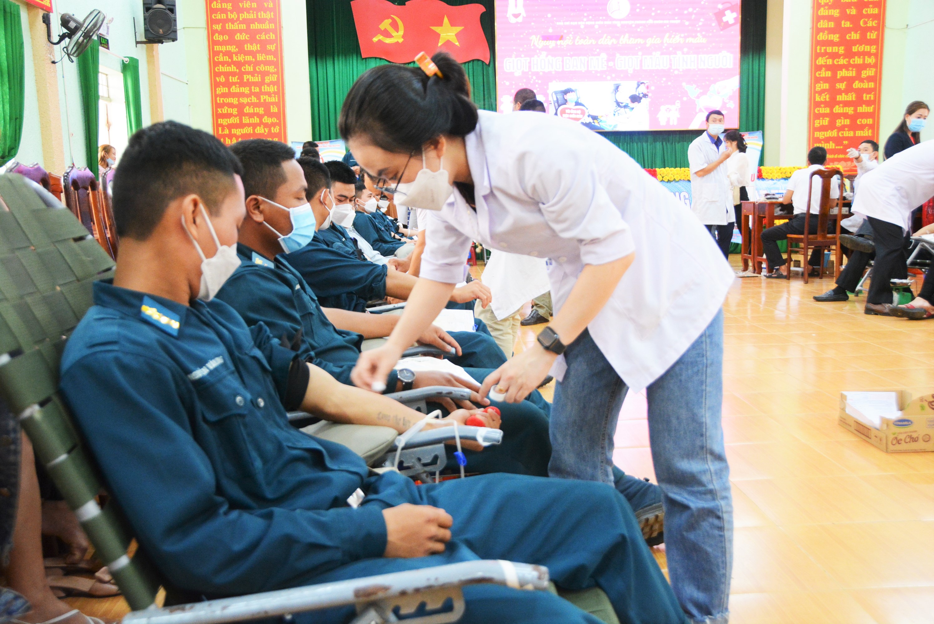 TP. Buôn Ma Thuột: Vận động hiến máu tình nguyện được hơn 400 đơn vị máu.
