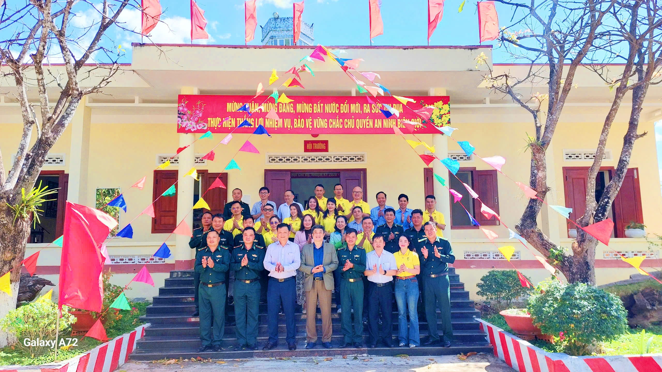Lãnh đạo thành phố Buôn Ma Thuột thăm, chúc tết đồn biên phòng, lực lượng vũ trang Đồn Biên phòng Bo Heng 747 nhân dịp tết Nguyên đán Ất Tỵ 2025