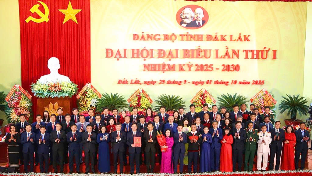 Đảng bộ, Chính quyền và Nhân dân Buôn Ma Thuột tự hào và kỳ vọng vào thành công Đại hội Đảng bộ tỉnh Đắk Lắk.