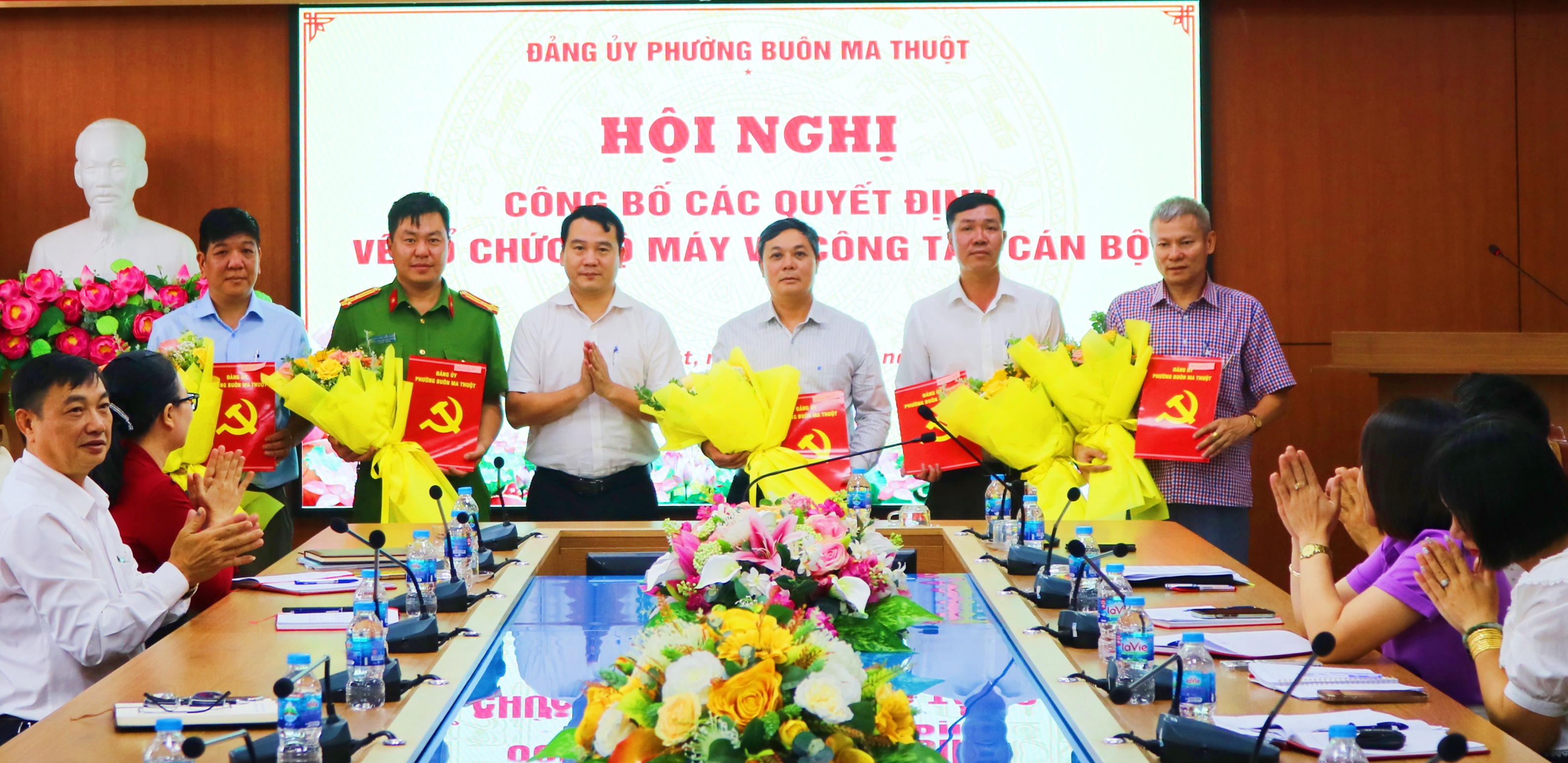 Ban Thường vụ Đảng uỷ Phường Buôn Ma Thuột: Hội nghị công bố các quyết định về công tác tổ chức và cán bộ