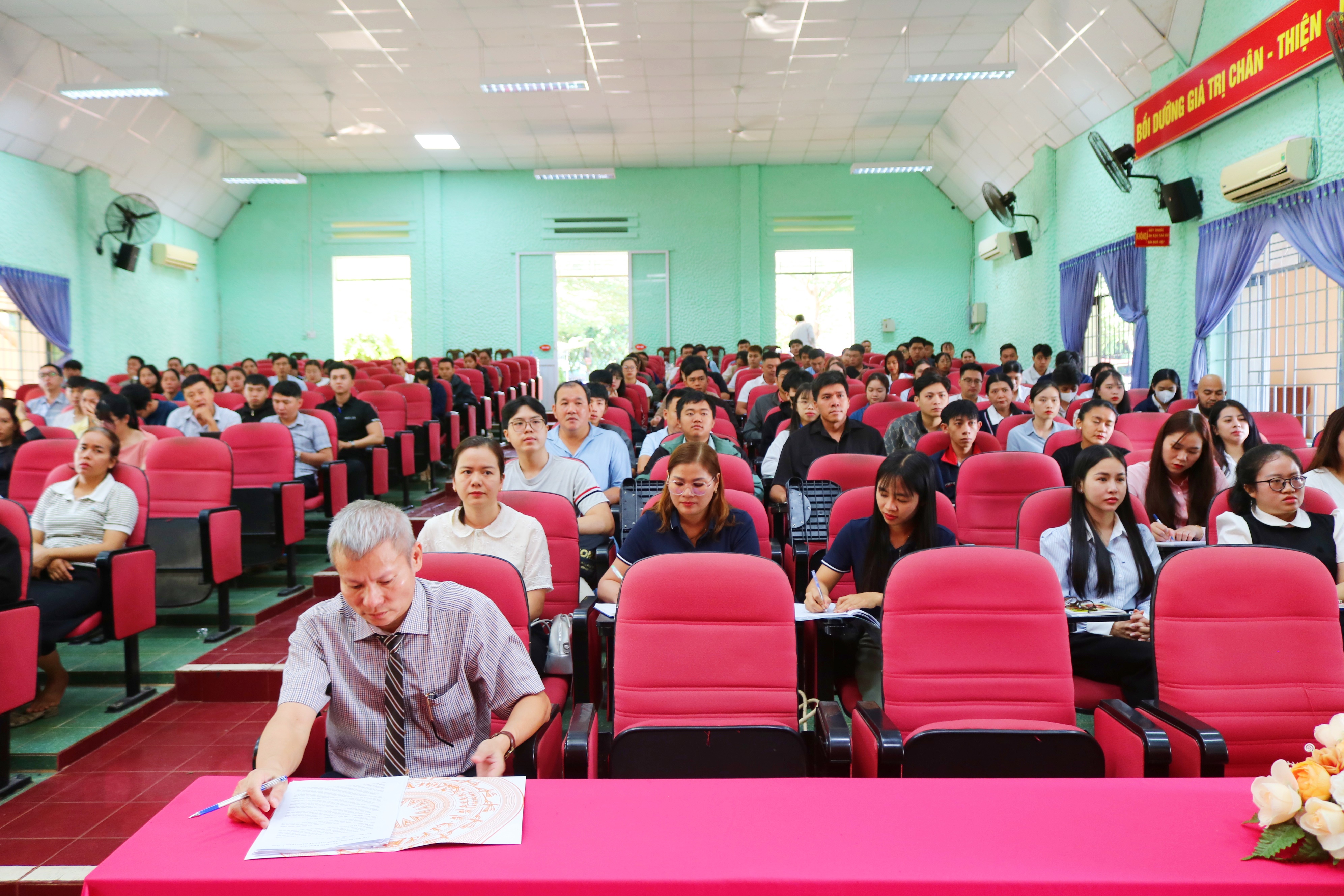 Phường Buôn Ma Thuột: 174 học viên tham gia lớp Bồi dưỡng nhận thức về Đảng khóa I năm 2025