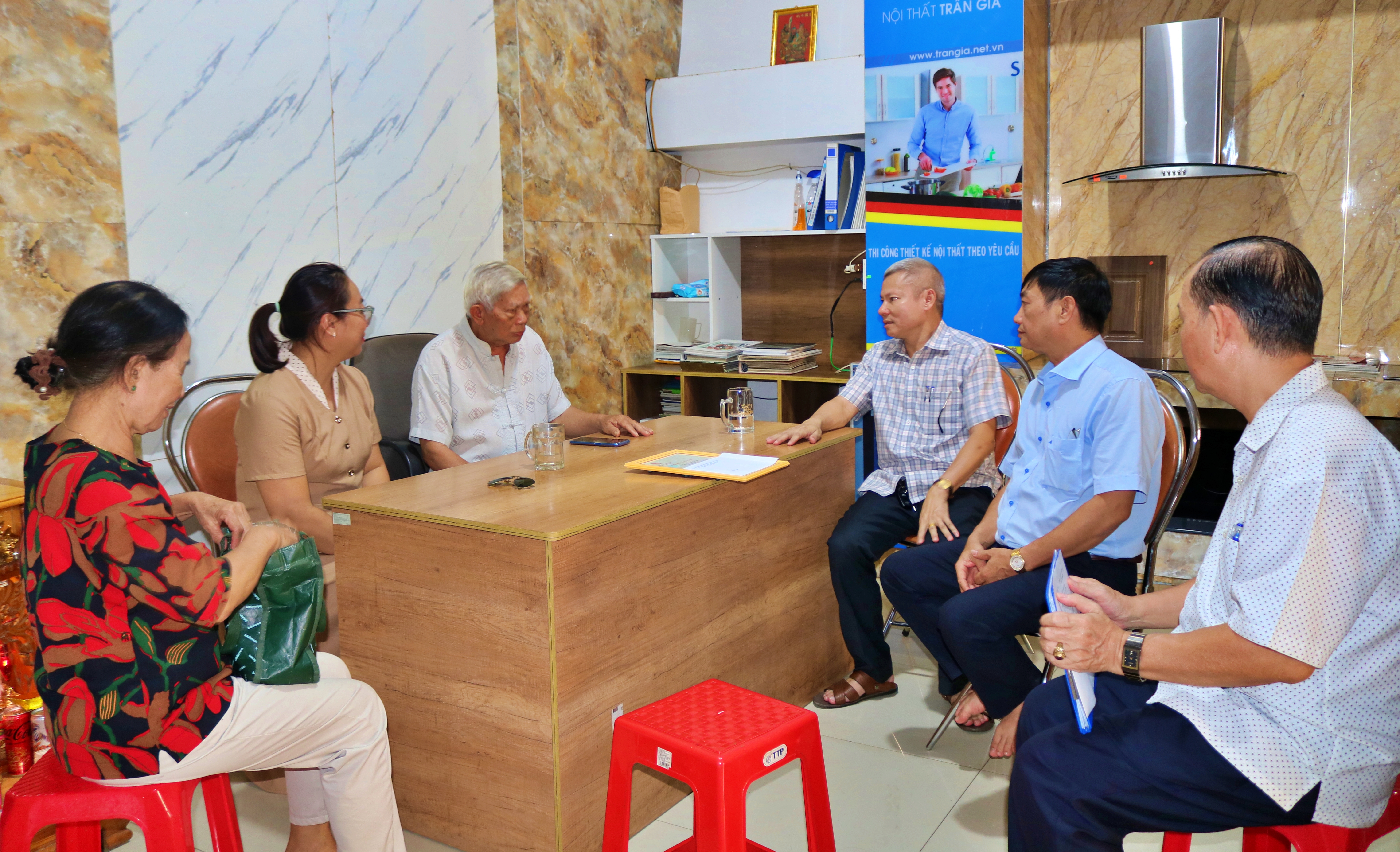 Phường Buôn Ma Thuột tổ chức thăm, tặng quà, chúc thọ người cao tuổi nhân Ngày Quốc tế Người cao tuổi 1/10