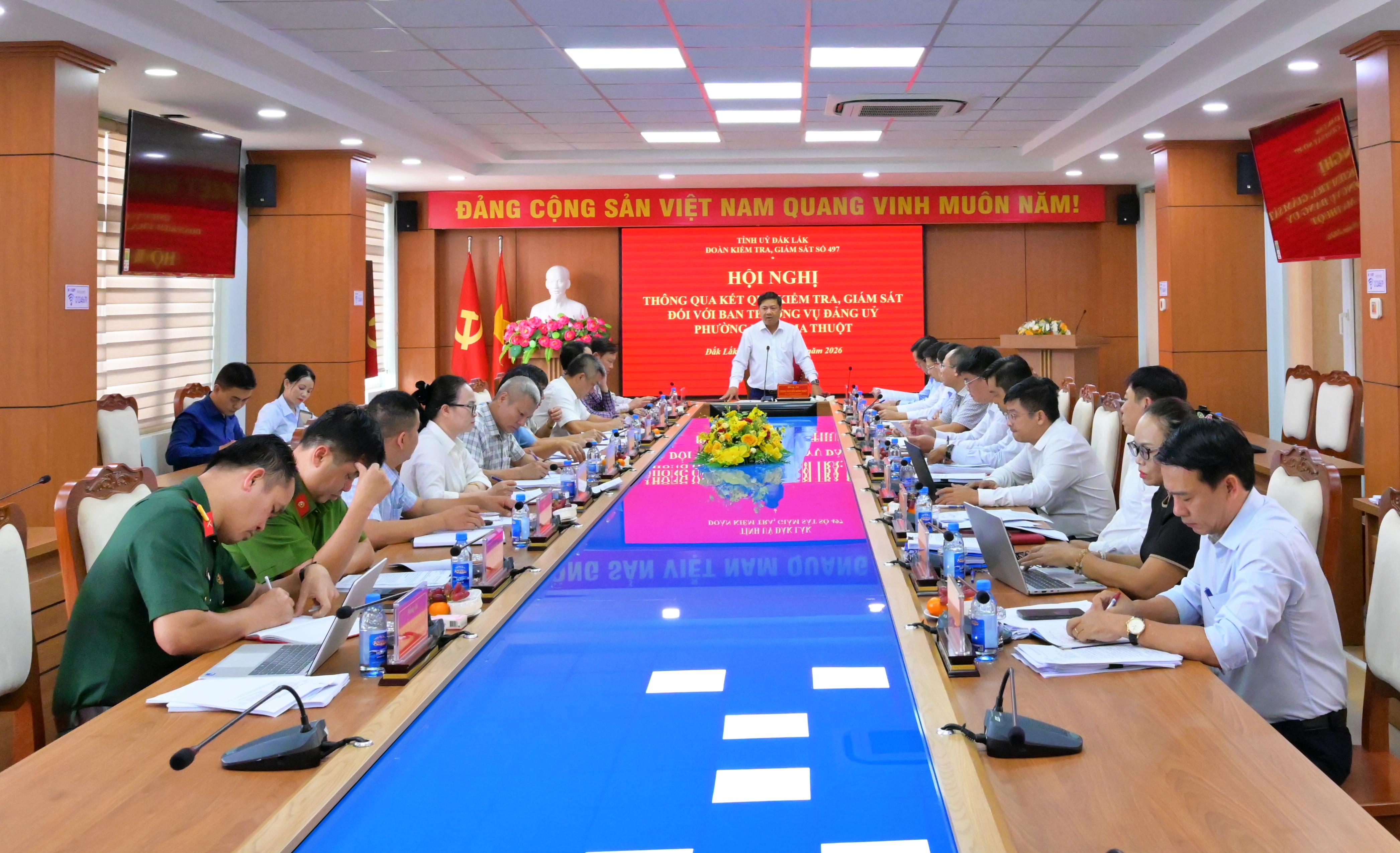 Đồng chí Lương Nguyễn Minh Triết, Ủy viên Trung ương Đảng, Bí thư Tỉnh ủy Đắk Lắk làm việc với Ban Thường vụ Đảng ủy phường Buôn Ma Thuột.