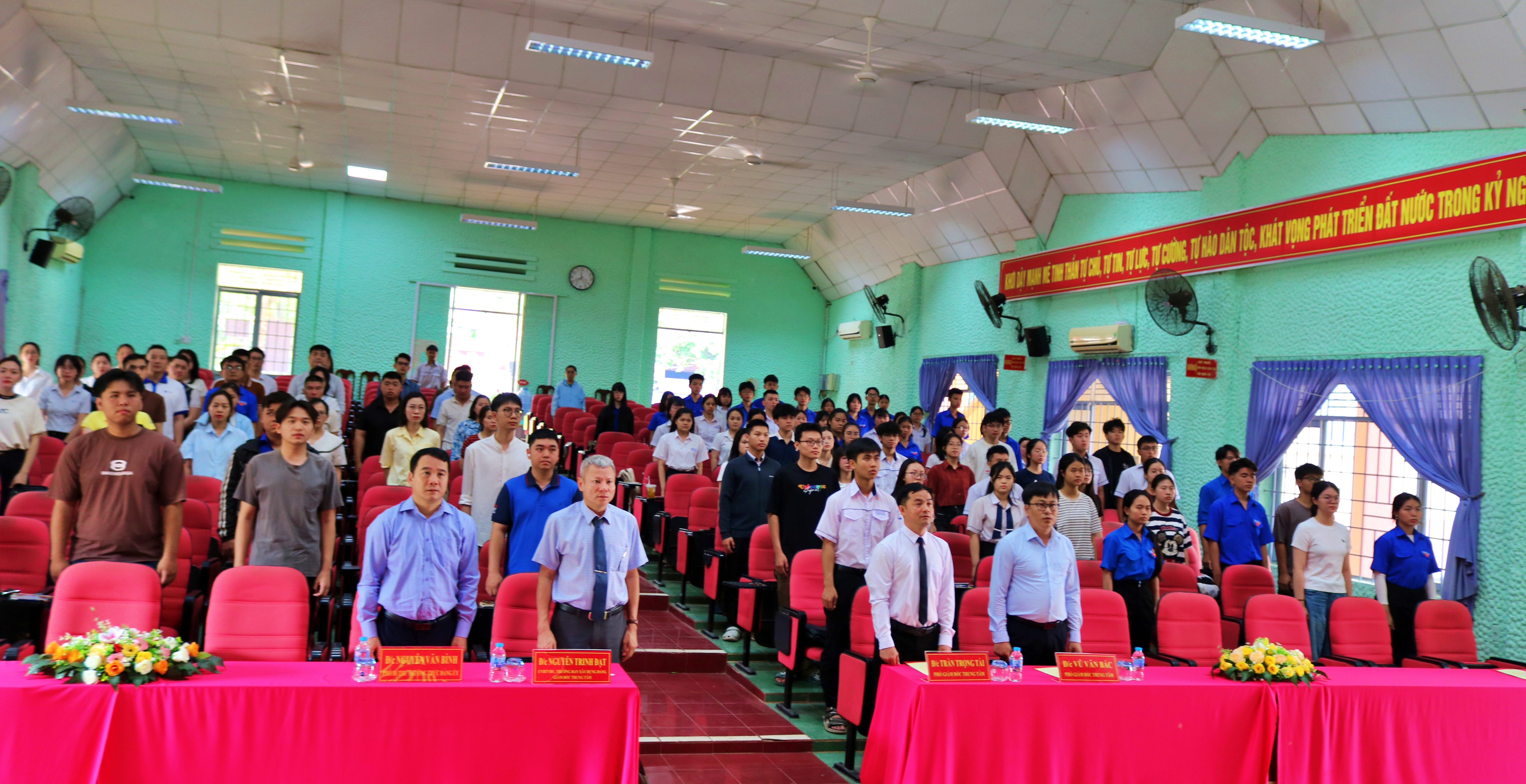 Phường Buôn Ma Thuột: 136 học viên tham gia lớp Bồi dưỡng nhận thức về Đảng khóa 5 năm 2026 (Lớp ngoài giờ hành chính)