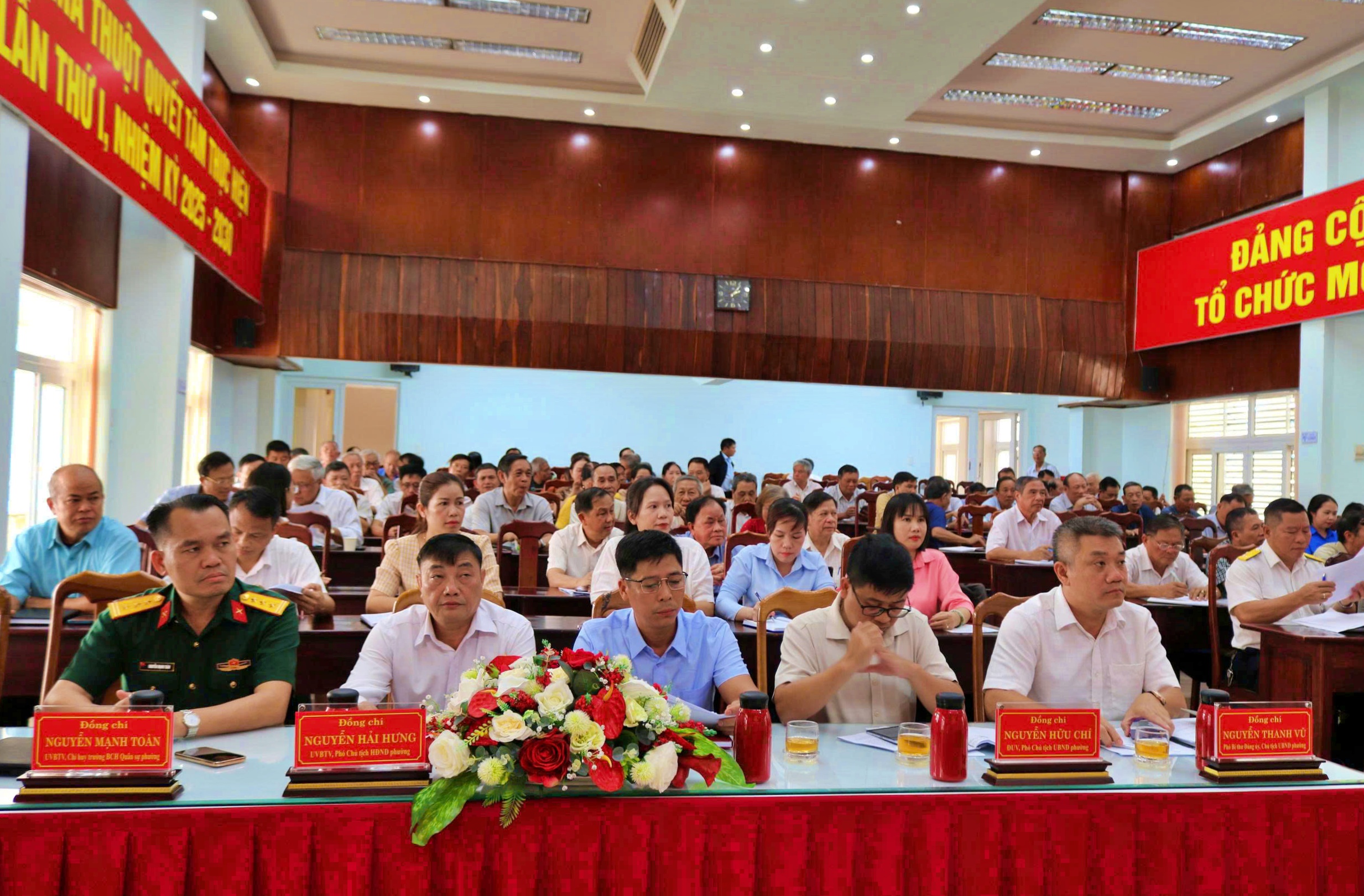 quangcanhrhoinghi2.jpg