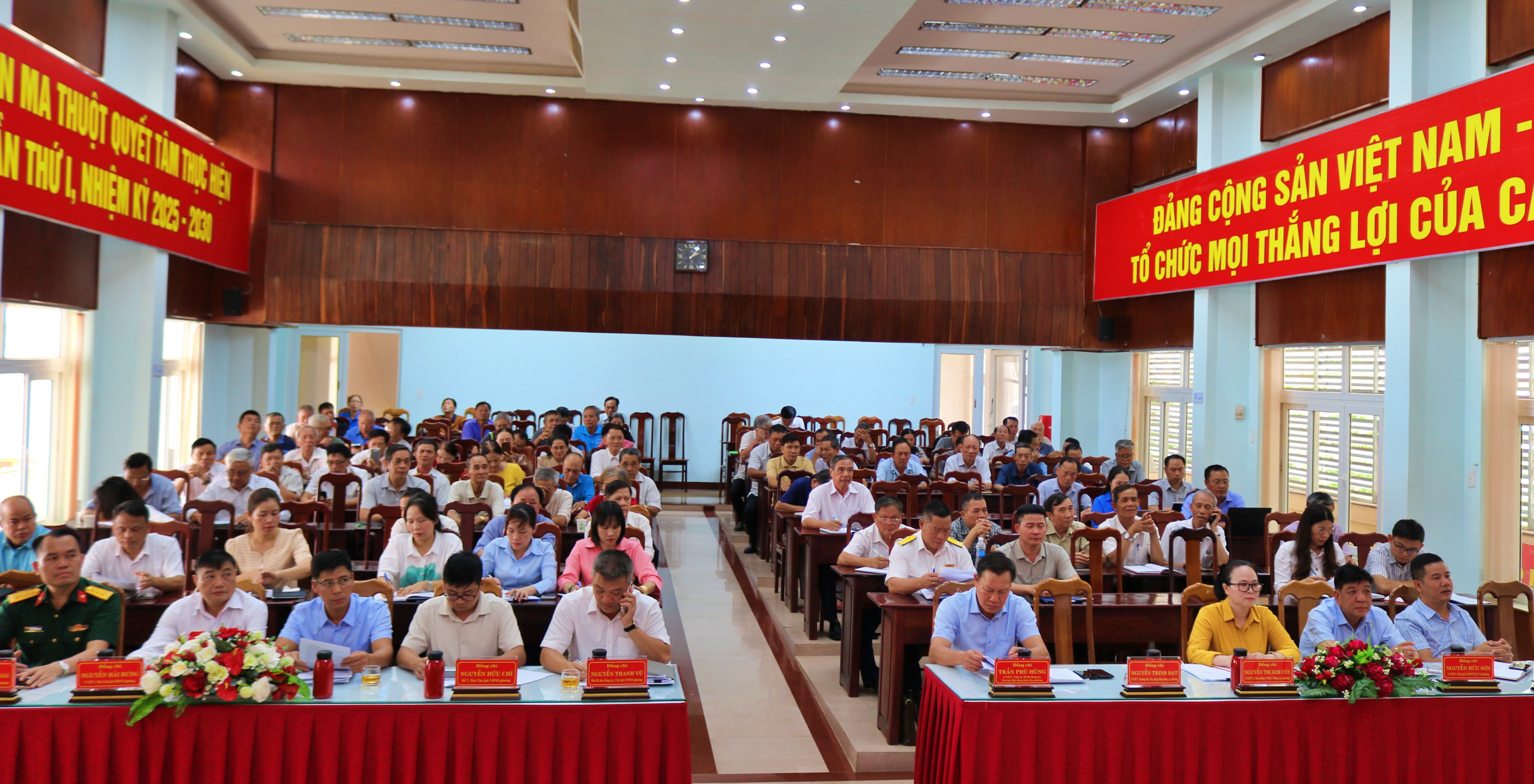 Phường Buôn Ma Thuột: Tiếp tục chủ động và quyết liệt hơn quyết tâm đưa mô hình chính quyền địa phương hai cấp vận hành hiệu lực, hiệu quả, trở thành điểm sáng, hình mẫu, góp phần quan trọng vào thực hiện mục tiêu phát triển nhanh và bền vững trong giai đoạn mới.