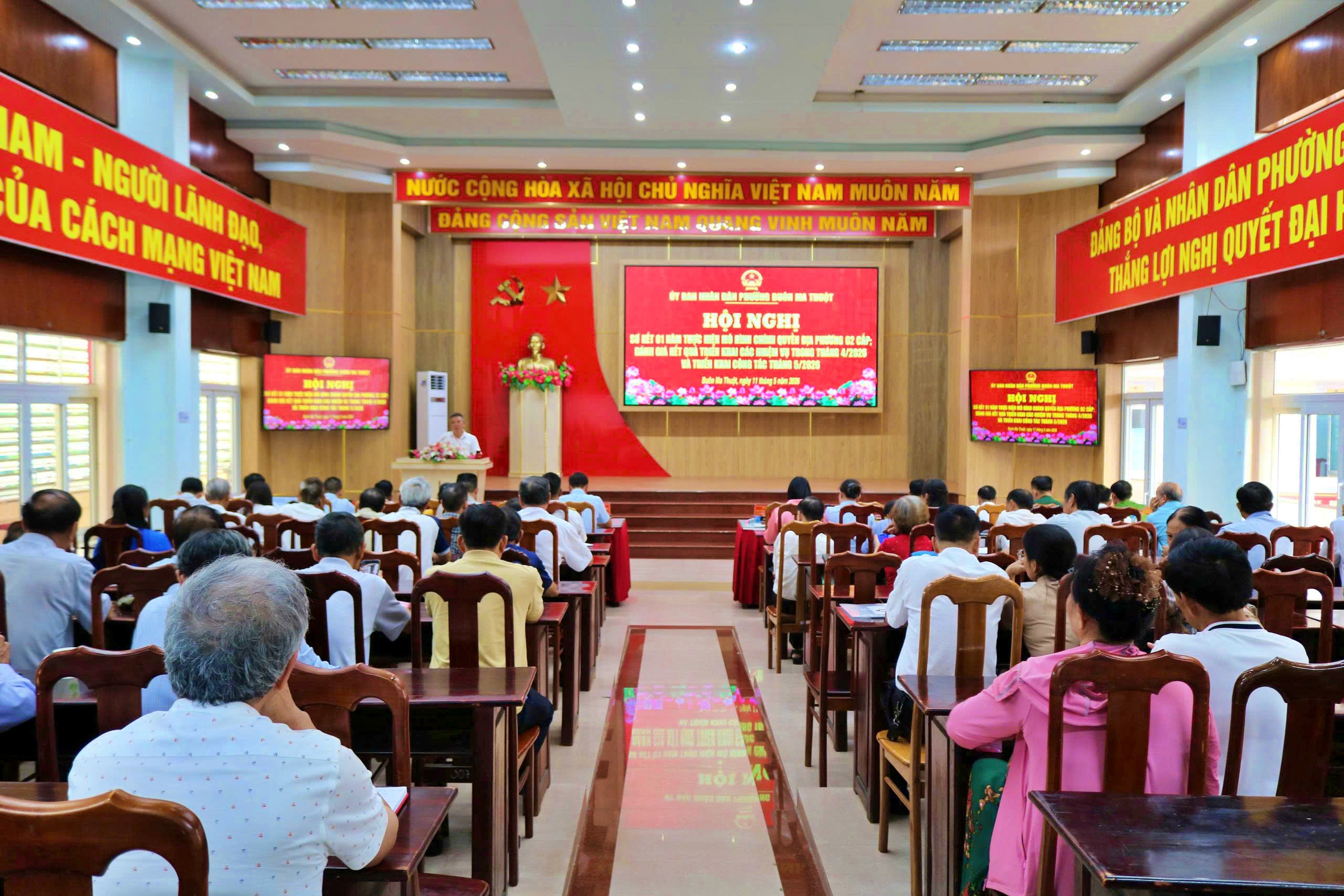 quangcanhrhoinghi2