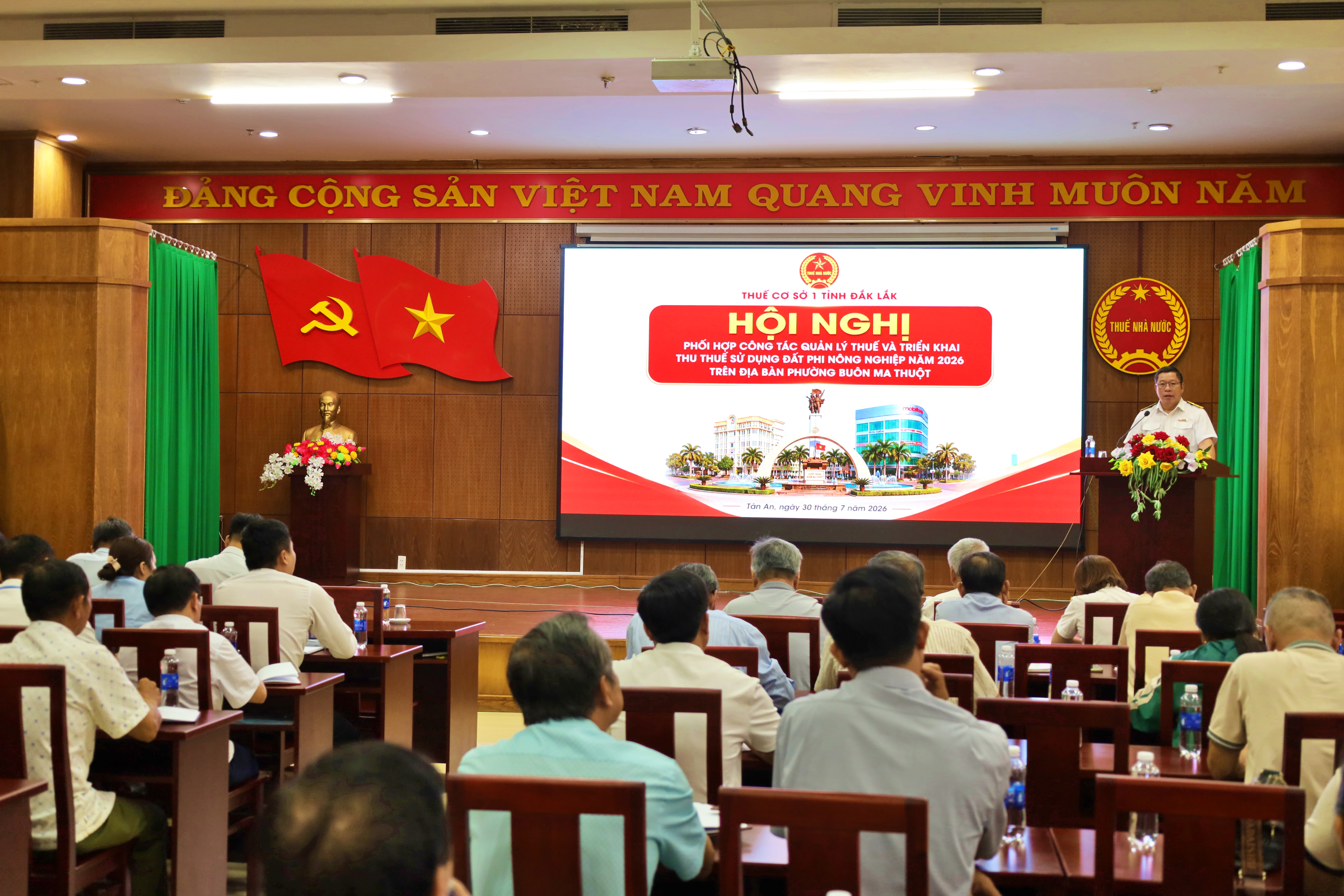 Phường Buôn Ma Thuột tăng cường phối hợp cơ sở, triển khai thu thuế sử dụng đất phi nông nghiệp qua eTax Mobile