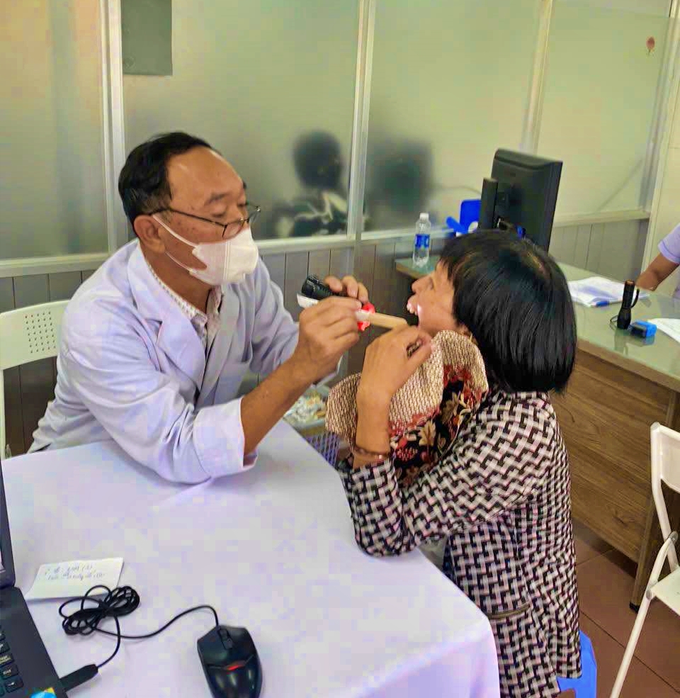 Phường Buôn Ma Thuột tiếp tục triển khai ưu tiên chăm lo sức khỏe cho người dân thuộc diện chính sách, yếu thế