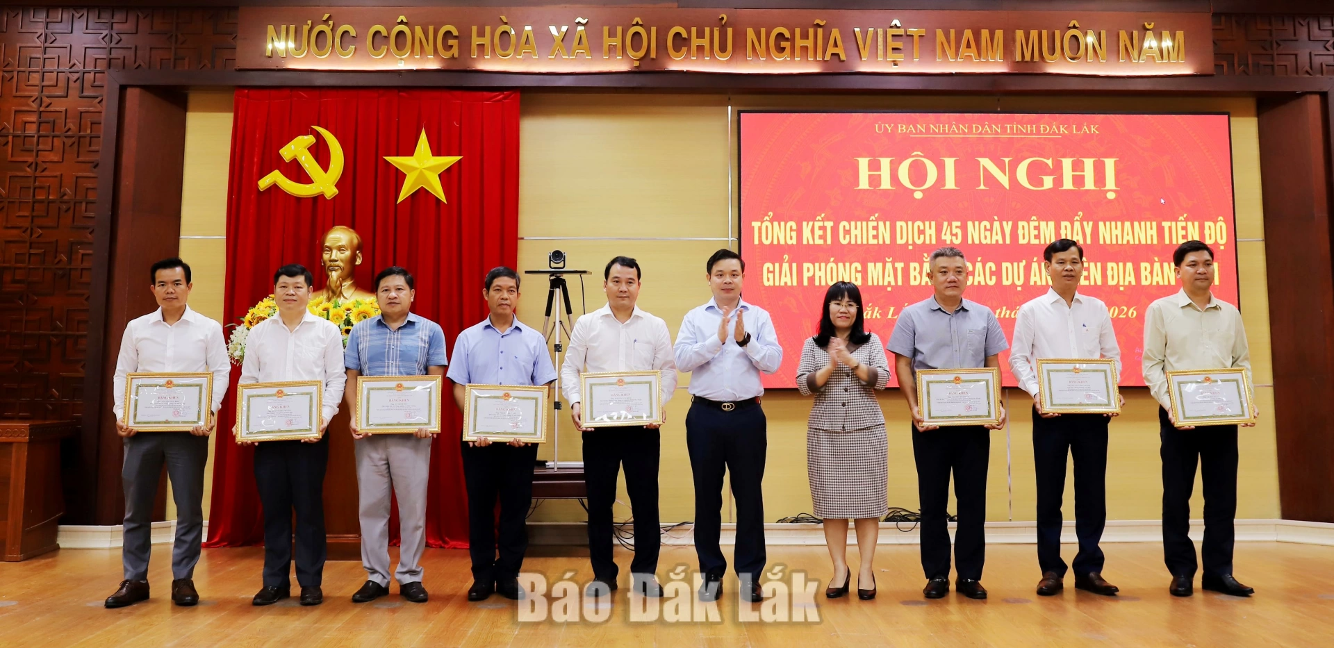 UBND phường Buôn Ma Thuột được tặng Bằng khen trong thực hiện Chiến dịch 45 ngày đêm giải phóng mặt bằng