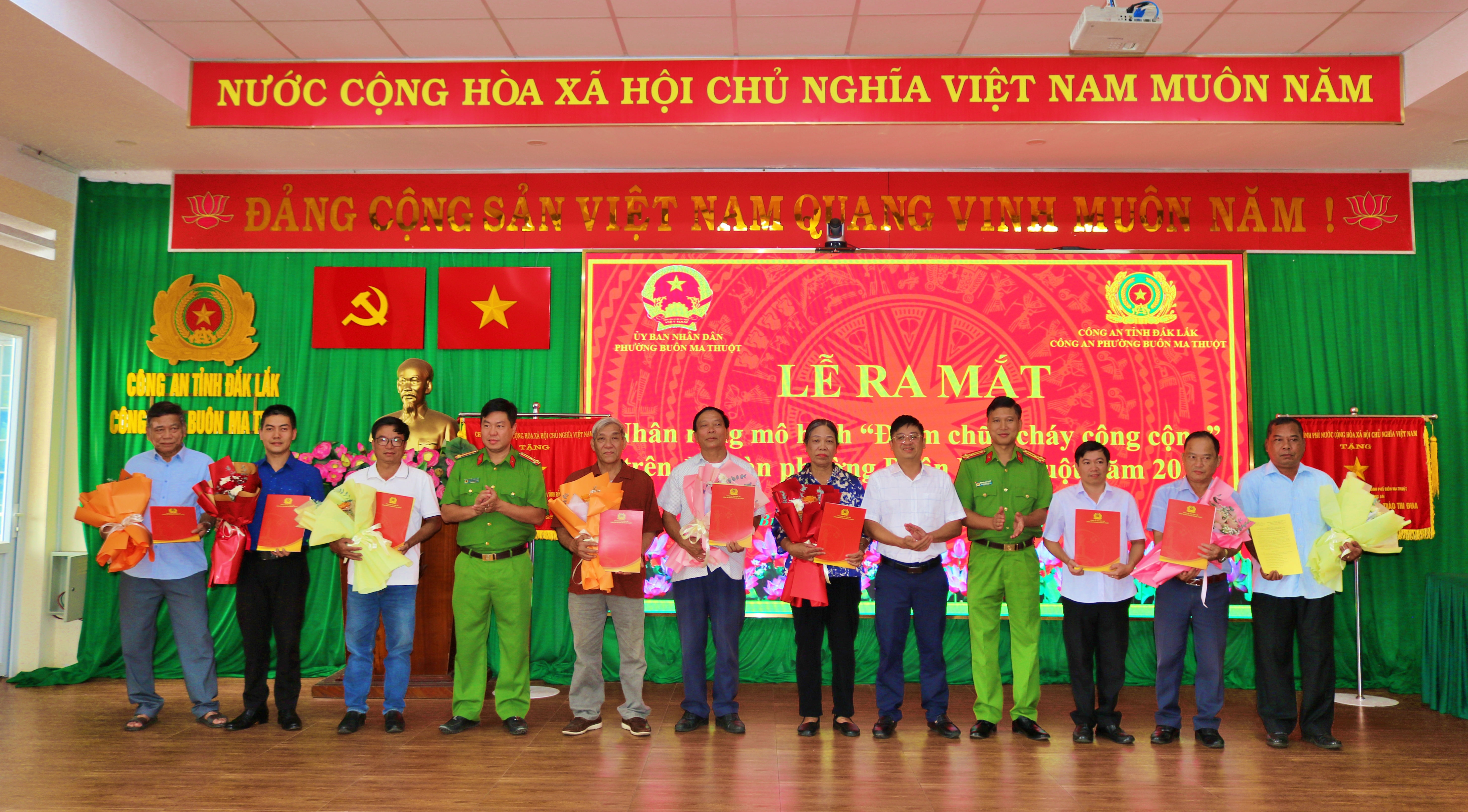 Phường Buôn Ma Thuột ra mắt, nhân rộng mô hình “Điểm chữa cháy công cộng” năm 2026