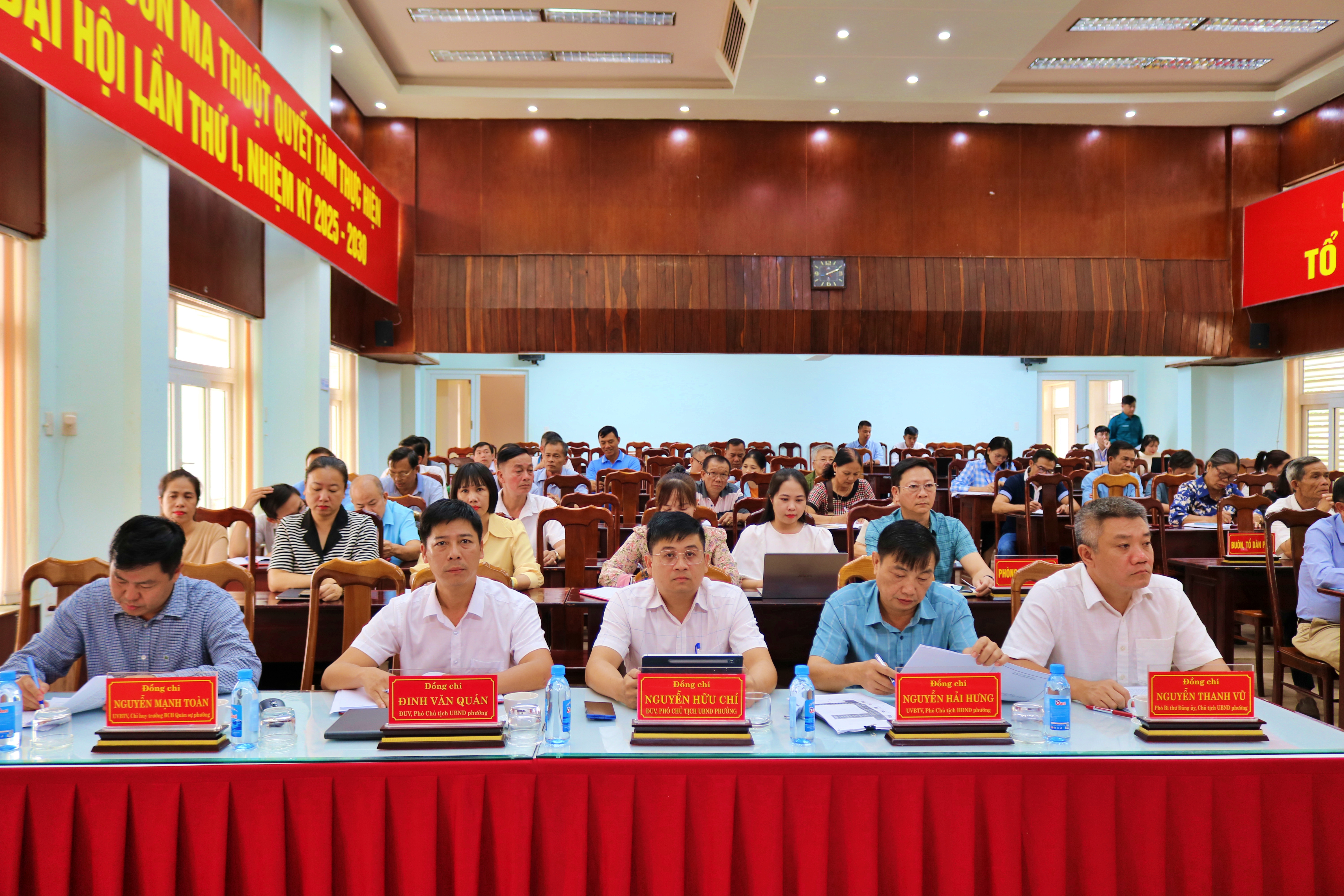 UBND phường Buôn Ma Thuột tổ chức Hội nghị đánh giá công tác tháng 7 và triển khai nhiệm vụ tháng 8; tổng kết đợt cao điểm 90 ngày hành động chỉnh trang đô thị.