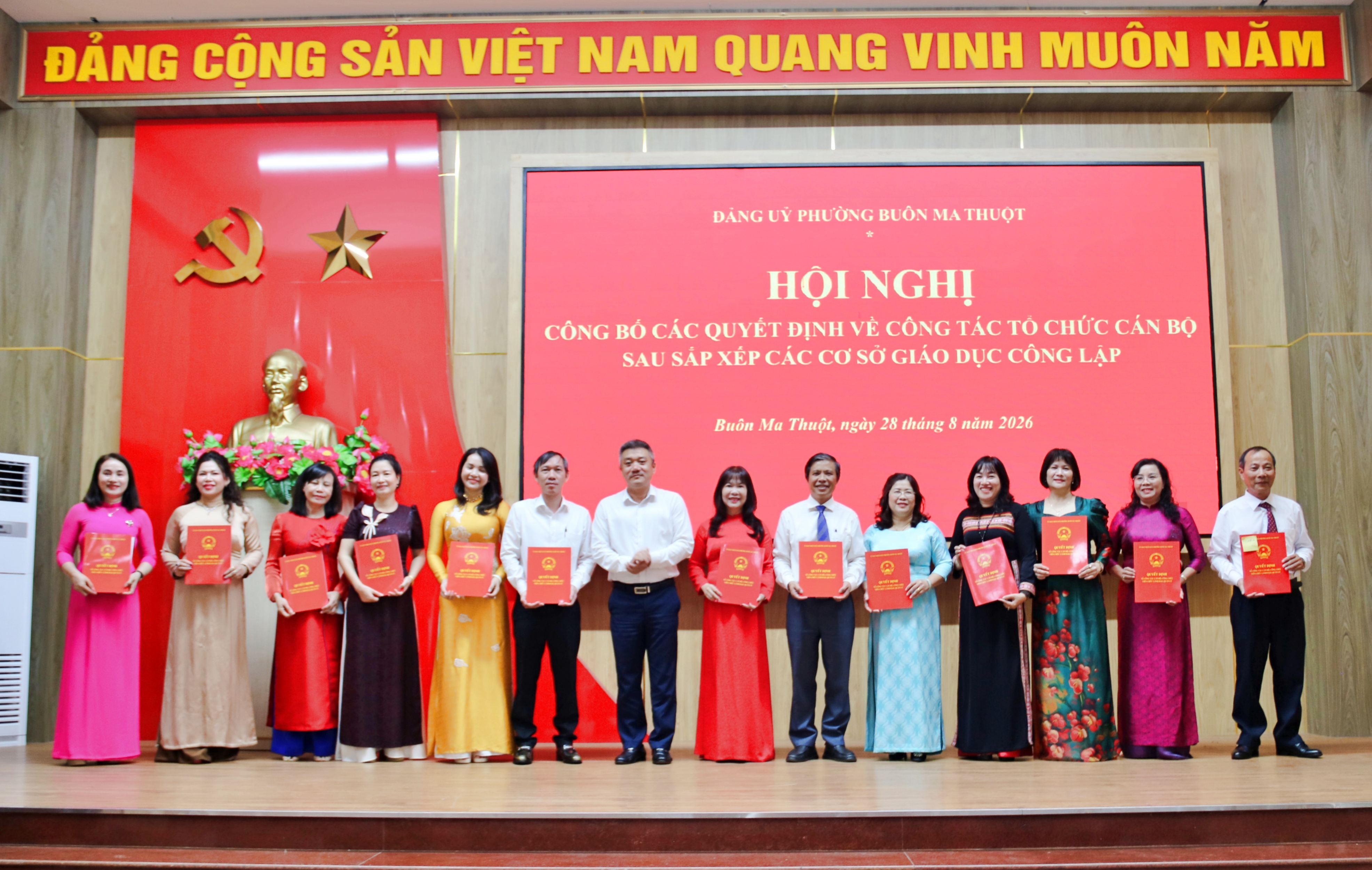 Phường Buôn Ma Thuột: Hội nghị công bố các quyết định về sắp xếp, sáp nhập trường học công lập