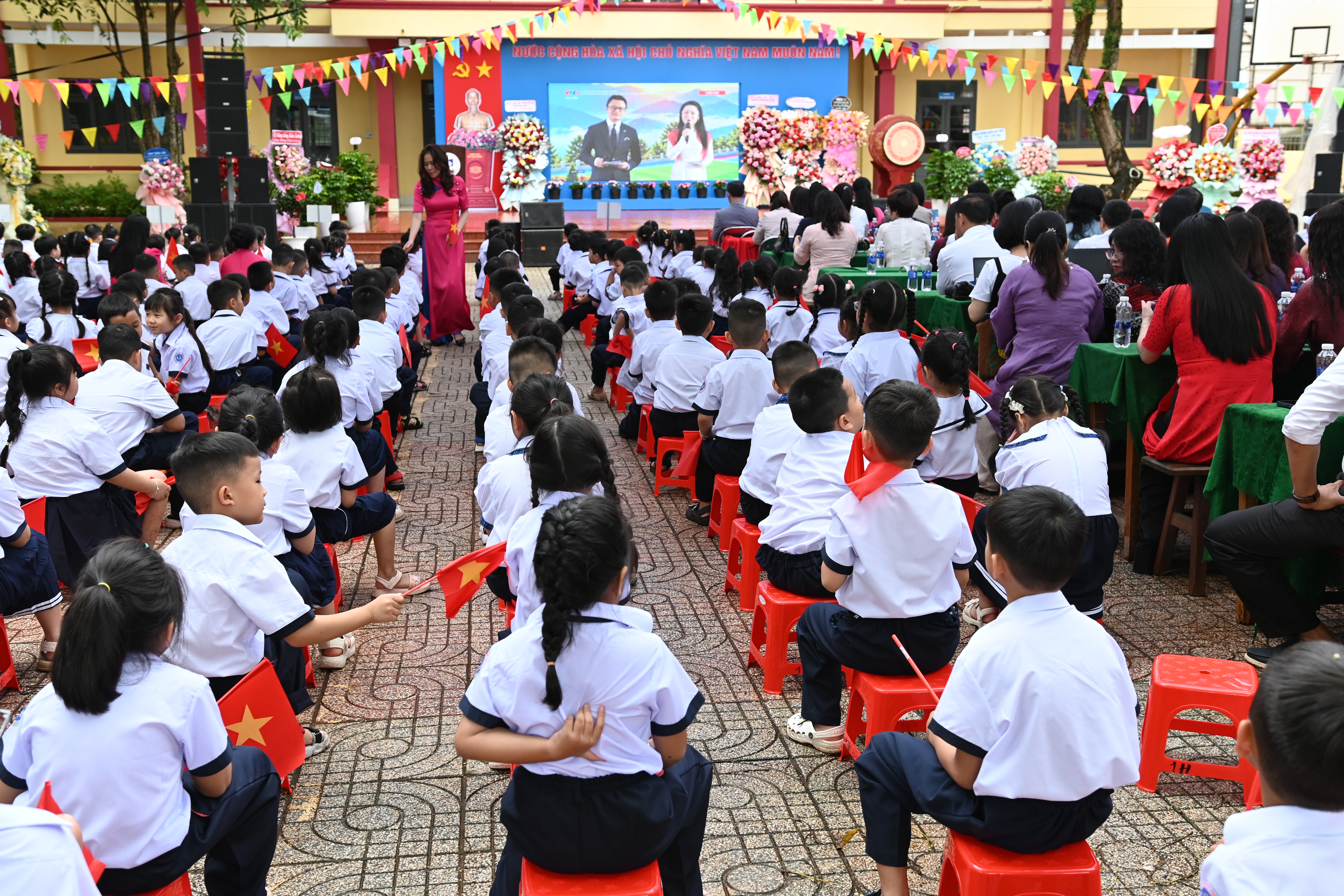 Hơn 34 nghìn học sinh trên địa bàn phường Buôn Ma Thuột tưng bừng trong ngày khai giảng năm học mới