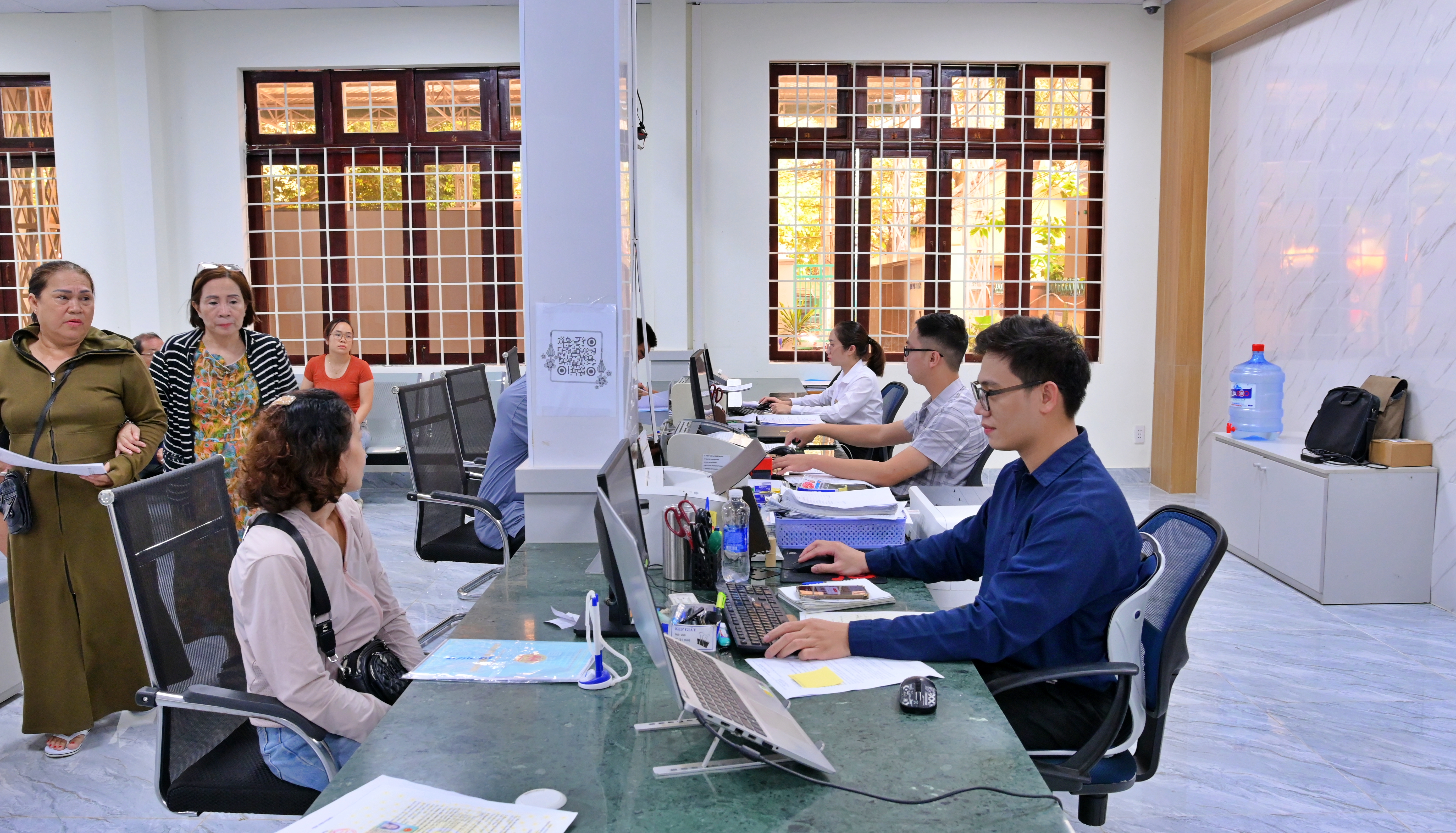 Phường Buôn Ma Thuột: Trong quý III năm 2026 có hơn 5.500 hồ sơ giải quyết trước hạn, với  2.758 hồ sơ được giải quyết trong ngày.