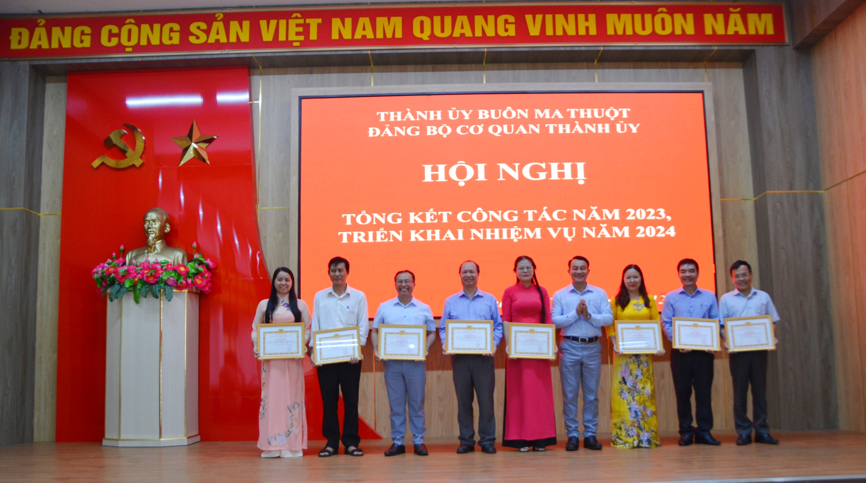 Đảng bộ Cơ quan Thành uỷ Buôn Ma Thuột: Hội nghị tổng kết công tác năm 2023 và triển khai nhiệm vụ năm 2024.
