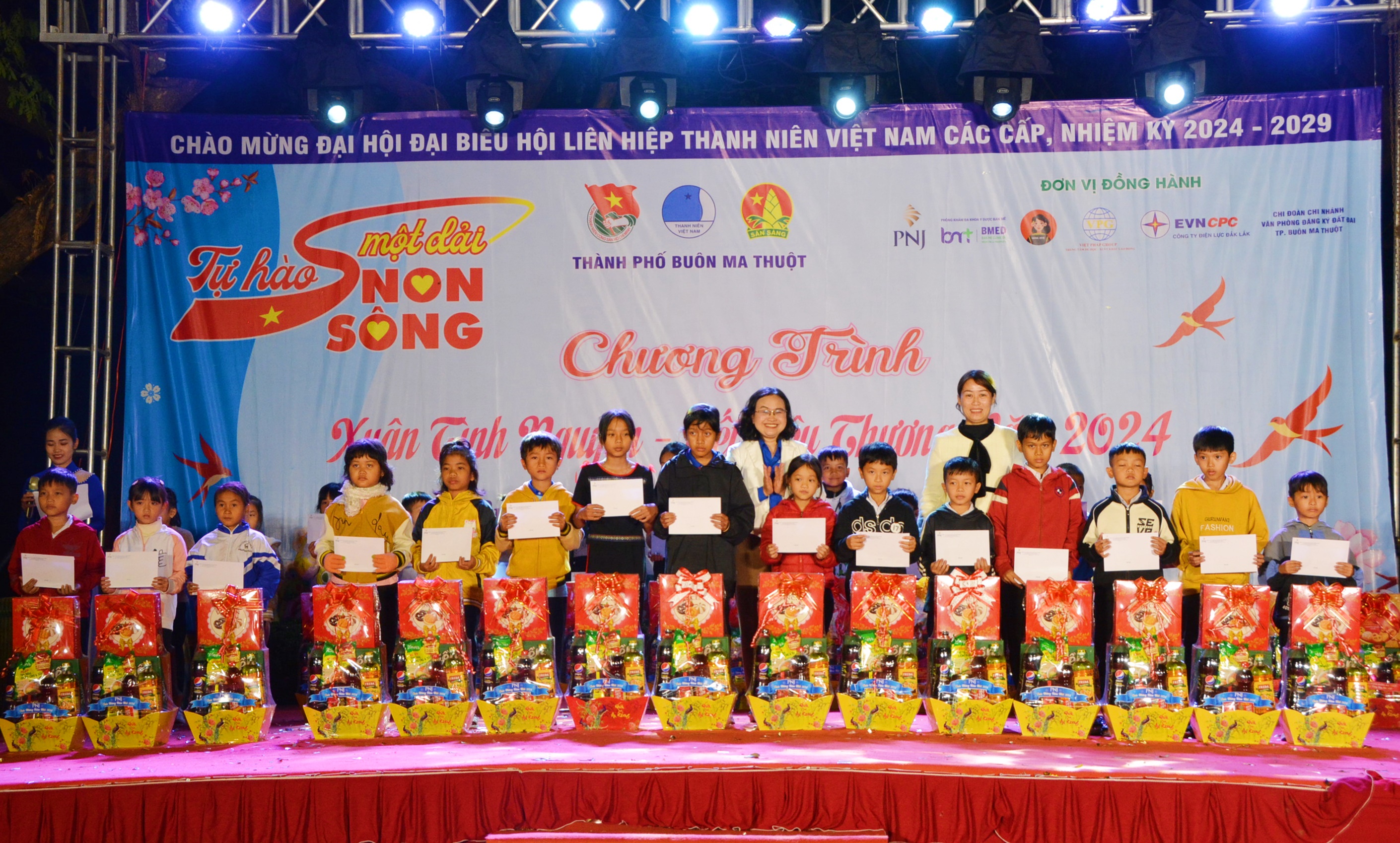 Ban Thường vụ Thành Đoàn Buôn Ma Thuột tổ chức Chương trình “Xuân tình nguyện – Tết yêu thương” năm 2024