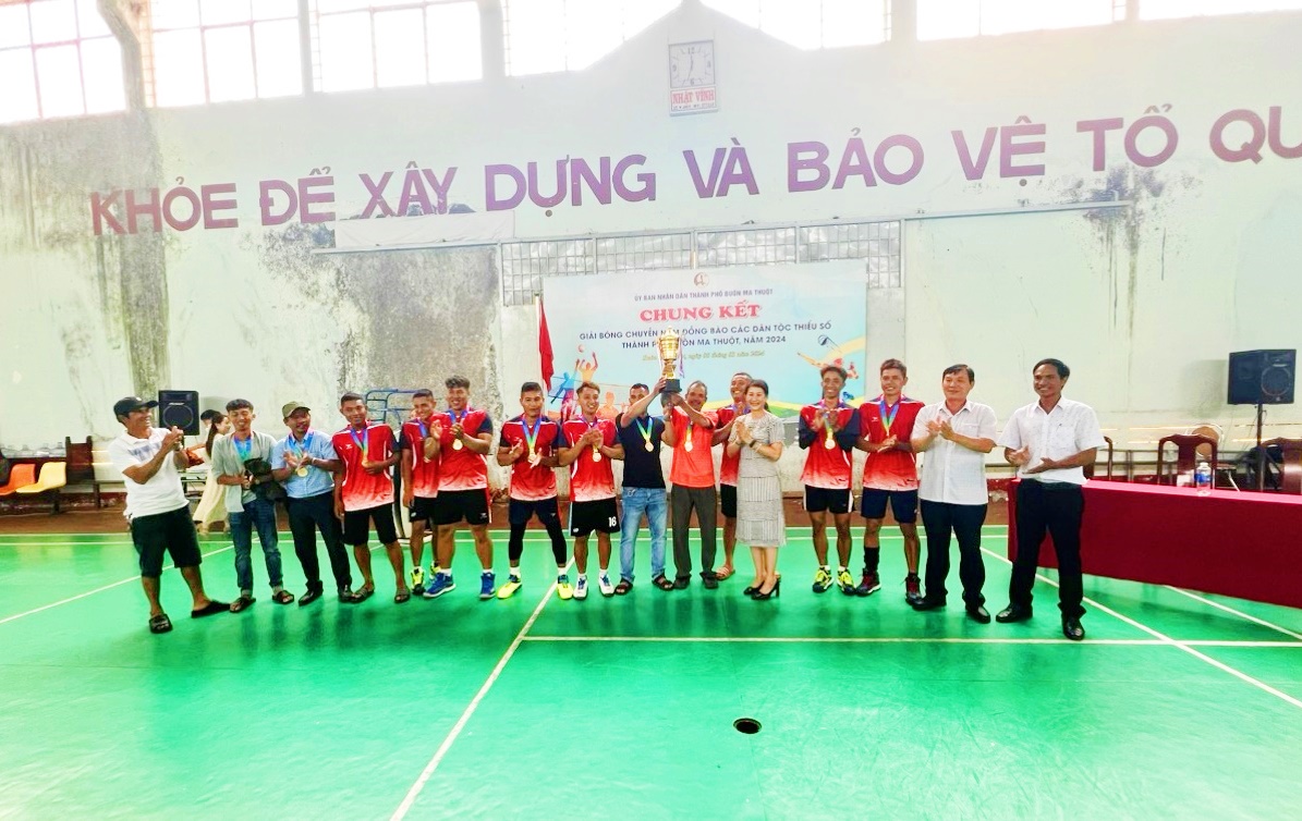 Bế mạc Giải Bóng chuyền nam đồng bào các Dân tộc thiểu số thành phố Buôn Ma Thuột năm 2024