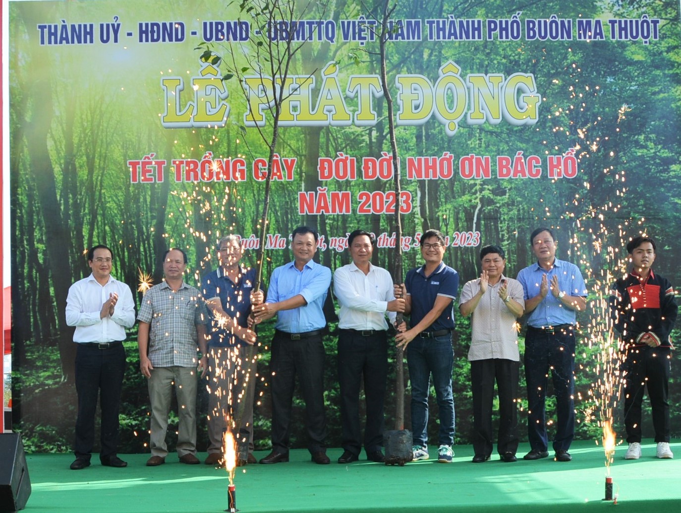 Thành phố Buôn Ma Thuột phát động “Tết trồng cây đời đời nhớ ơn Bác Hồ” năm 2023