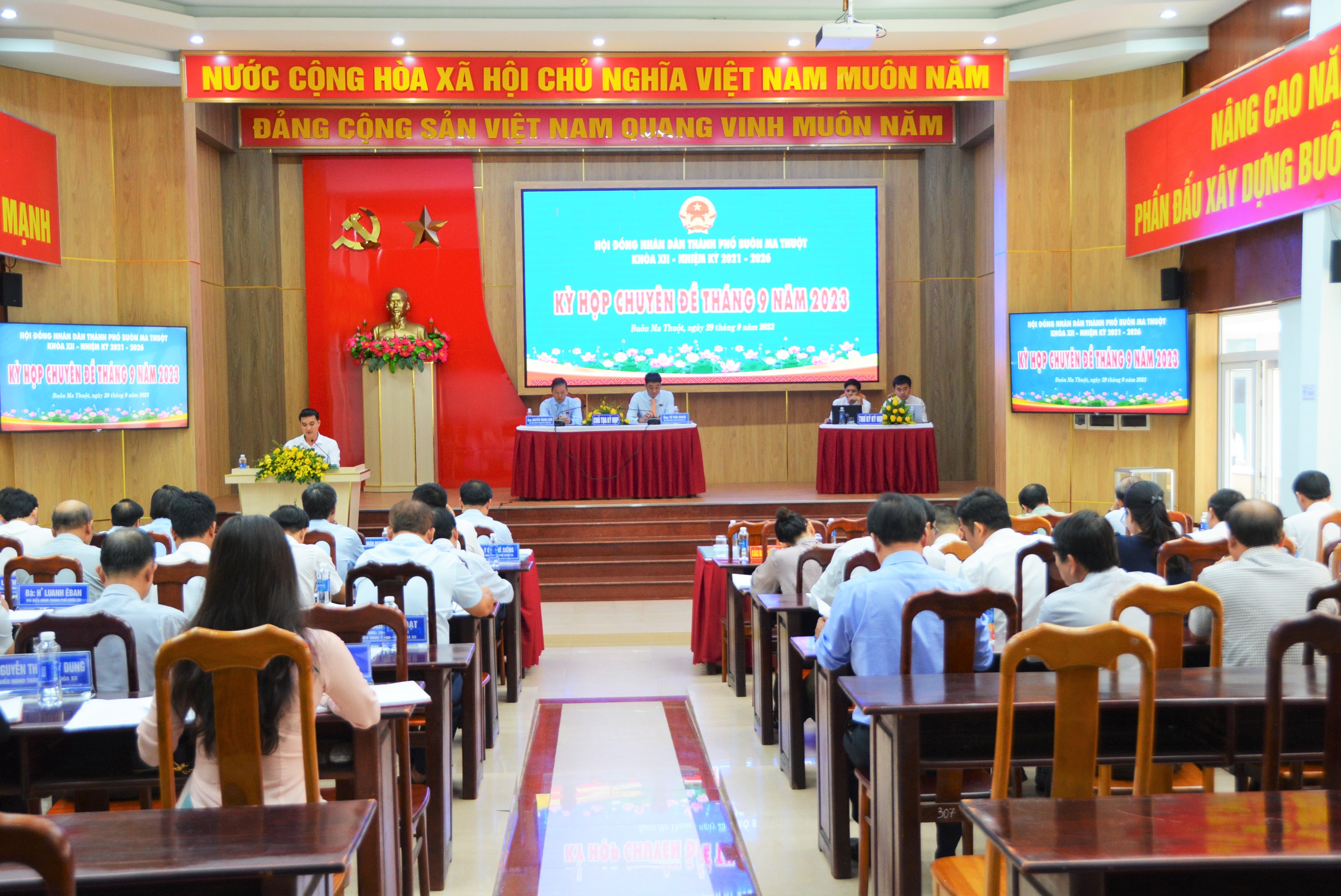 Kỳ họp chuyên đề tháng 9 năm 2023, HĐND TP. Buôn Ma Thuột khoá XII ...