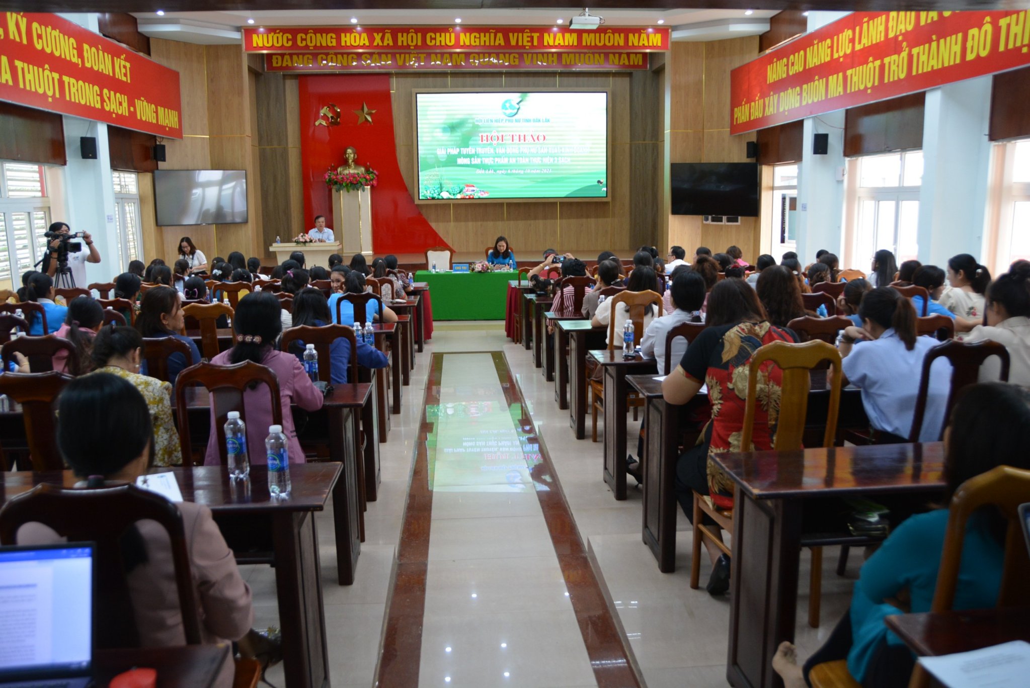 Hội thảo giải pháp tuyên truyền, vận động phụ nữ sản xuất, kinh doanh nông sản, thực phẩm an toàn