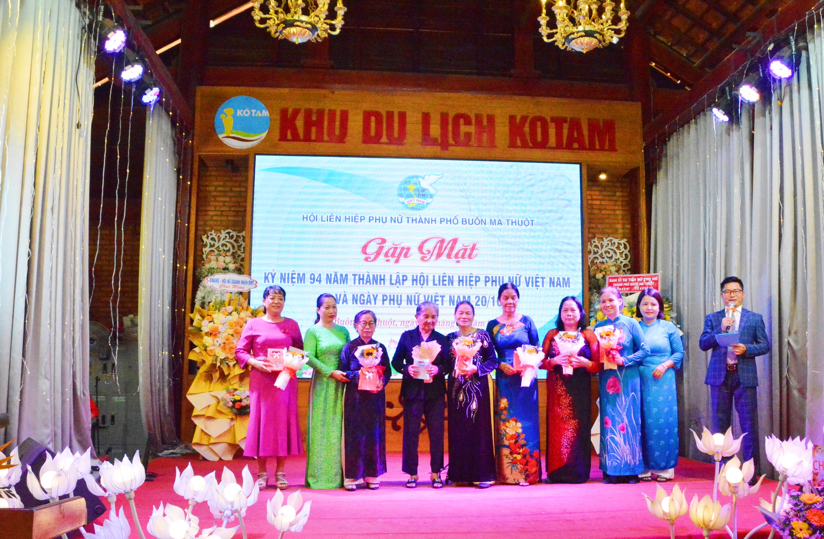 TP.Buôn Ma Thuột: Gặp mặt kỷ niệm 94 năm thành lập Hội LHPN Việt Nam và Ngày Phụ nữ Việt Nam 20/10; Tri ân nữ cựu Thanh niên xung phong trên địa bàn Thành phố.