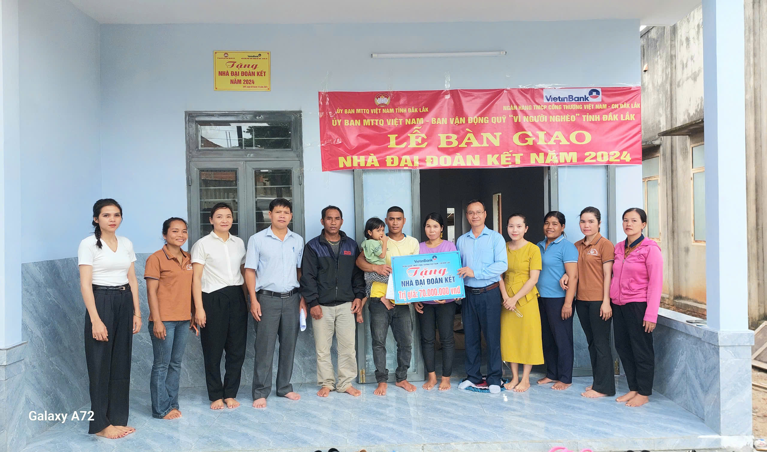 Ủy ban MTTQ Việt Nam thành phố: Trao nhà Đại đoàn kết cho hộ nghèo tại xã CưÊbur, TP.Buôn Ma Thuột