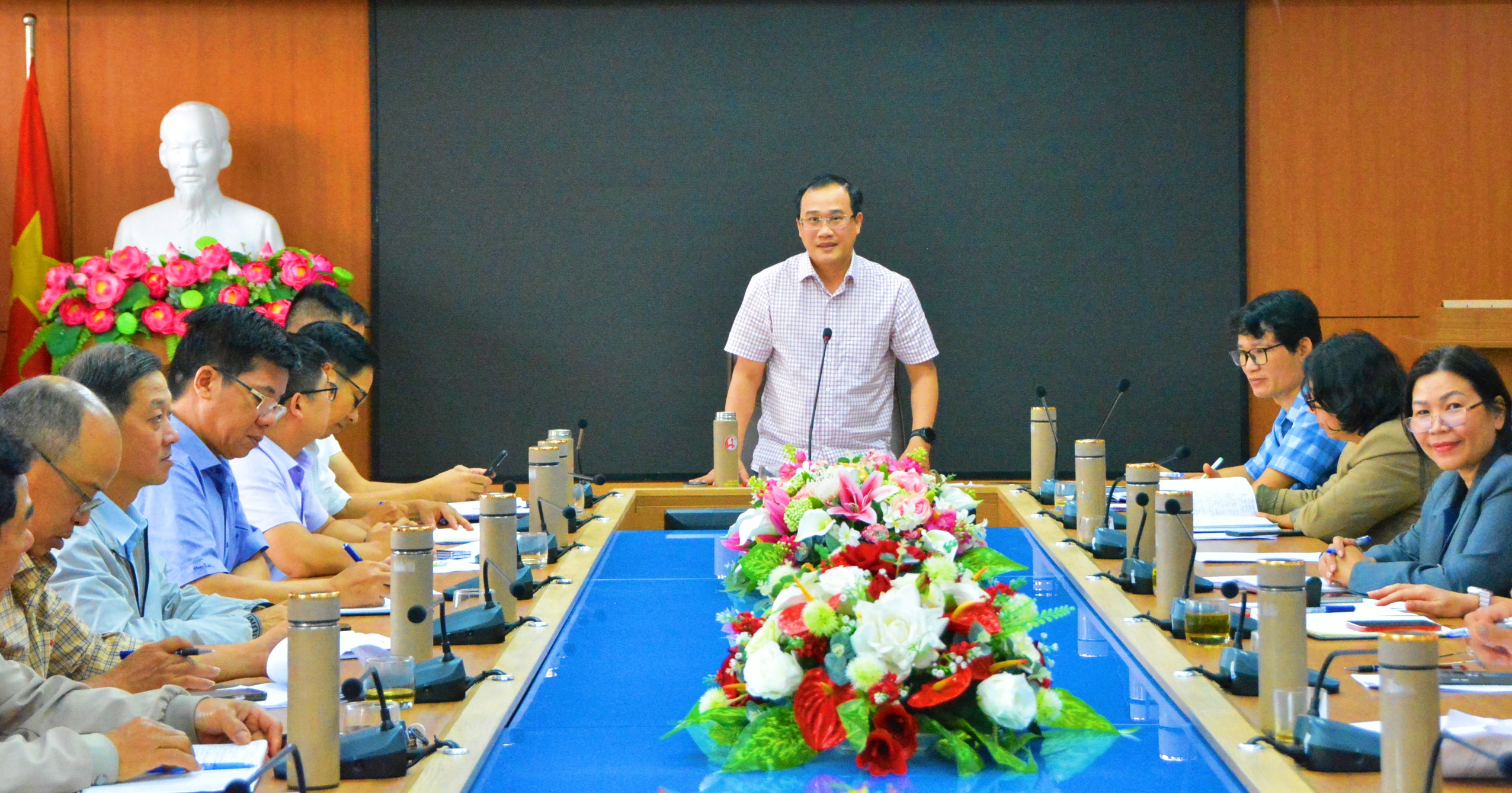 UBND thành phố Buôn Ma Thuột họp chuẩn bị cho lễ công nhận nông thôn mới nâng cao.
