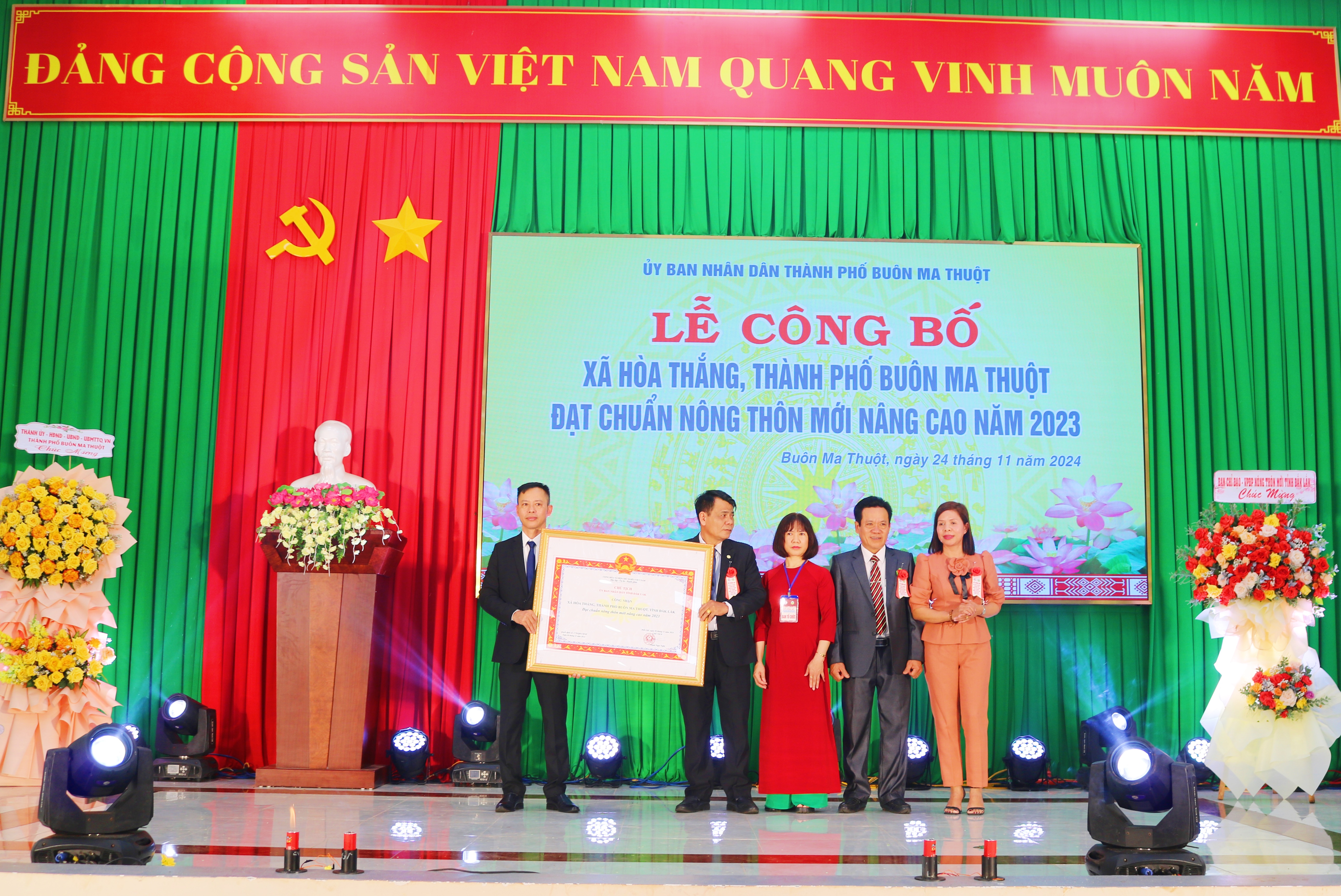 Công bố xã Hoà Thắng, TP. Buôn Ma Thuột đạt chuẩn nông thôn mới nâng cao