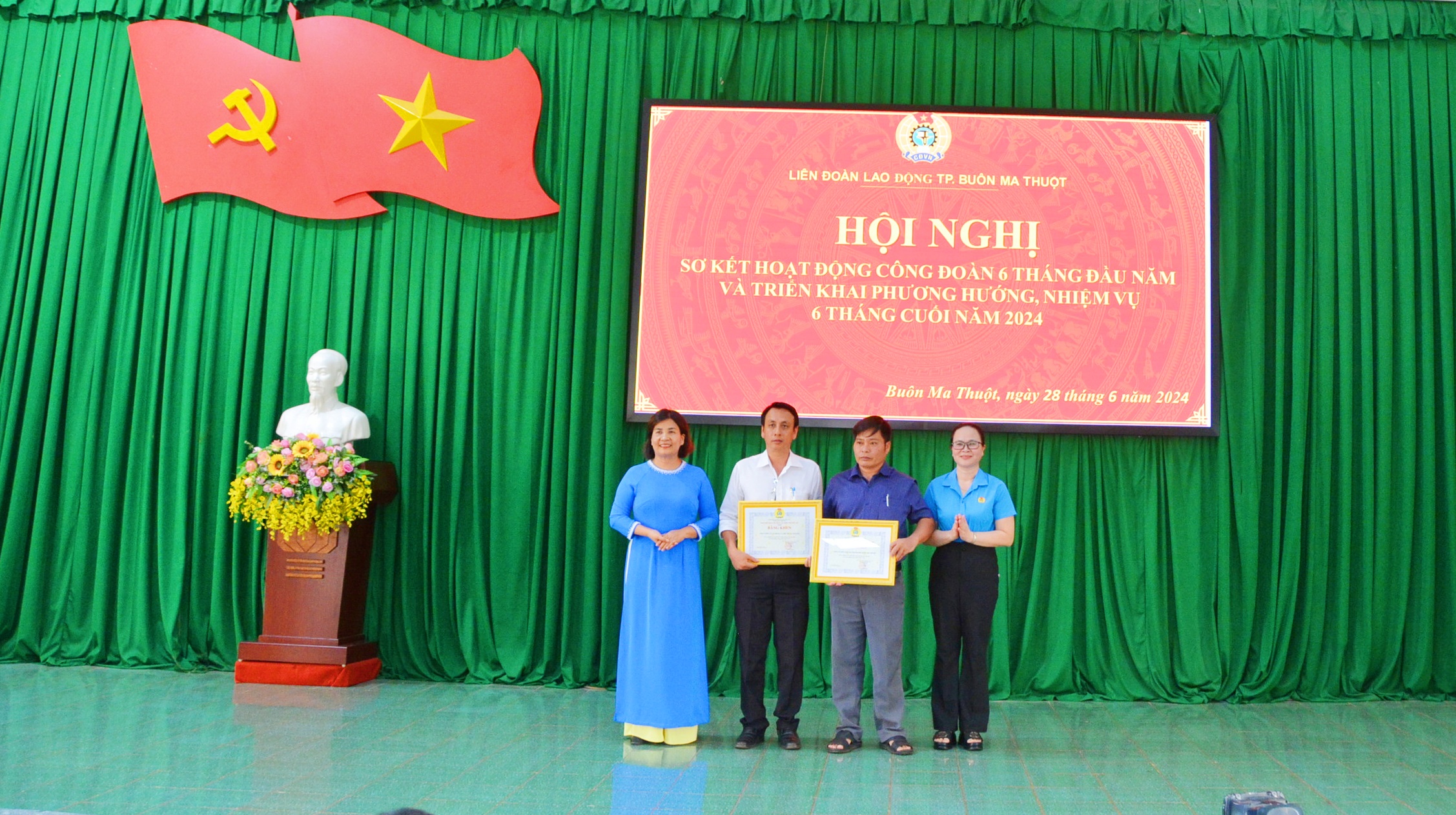 LĐLĐ TP.Buôn Ma Thuột: Triển khai hiệu quả ký kết thỏa ước lao động tập thể, góp phần bảo đảm quyền và lợi ích hợp pháp, chính đáng của người động, xây dựng mối quan hệ lao động hài hòa ổn định, phát triển.