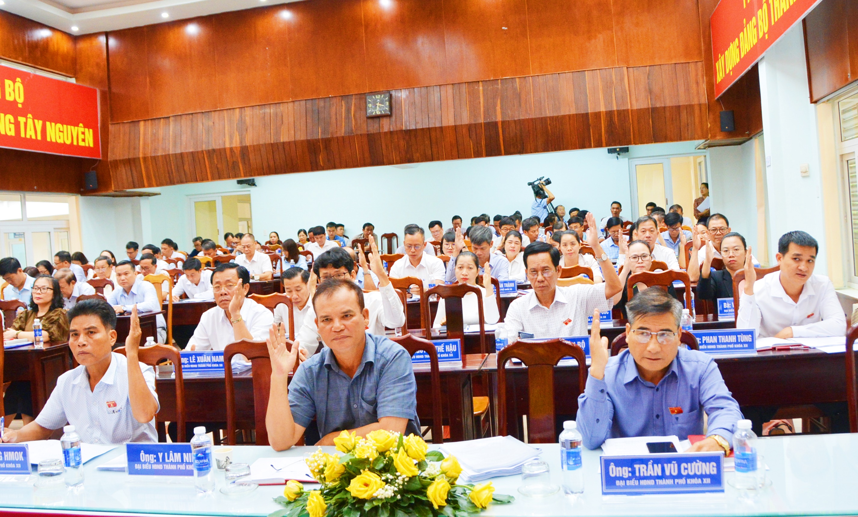 Thông qua 07 Nghị quyết quan trọng tại kỳ họp thứ Tám Hội đồng Nhân dân TP.Buôn Ma Thuột khoá XII, nhiệm kỳ 2021 – 2026.