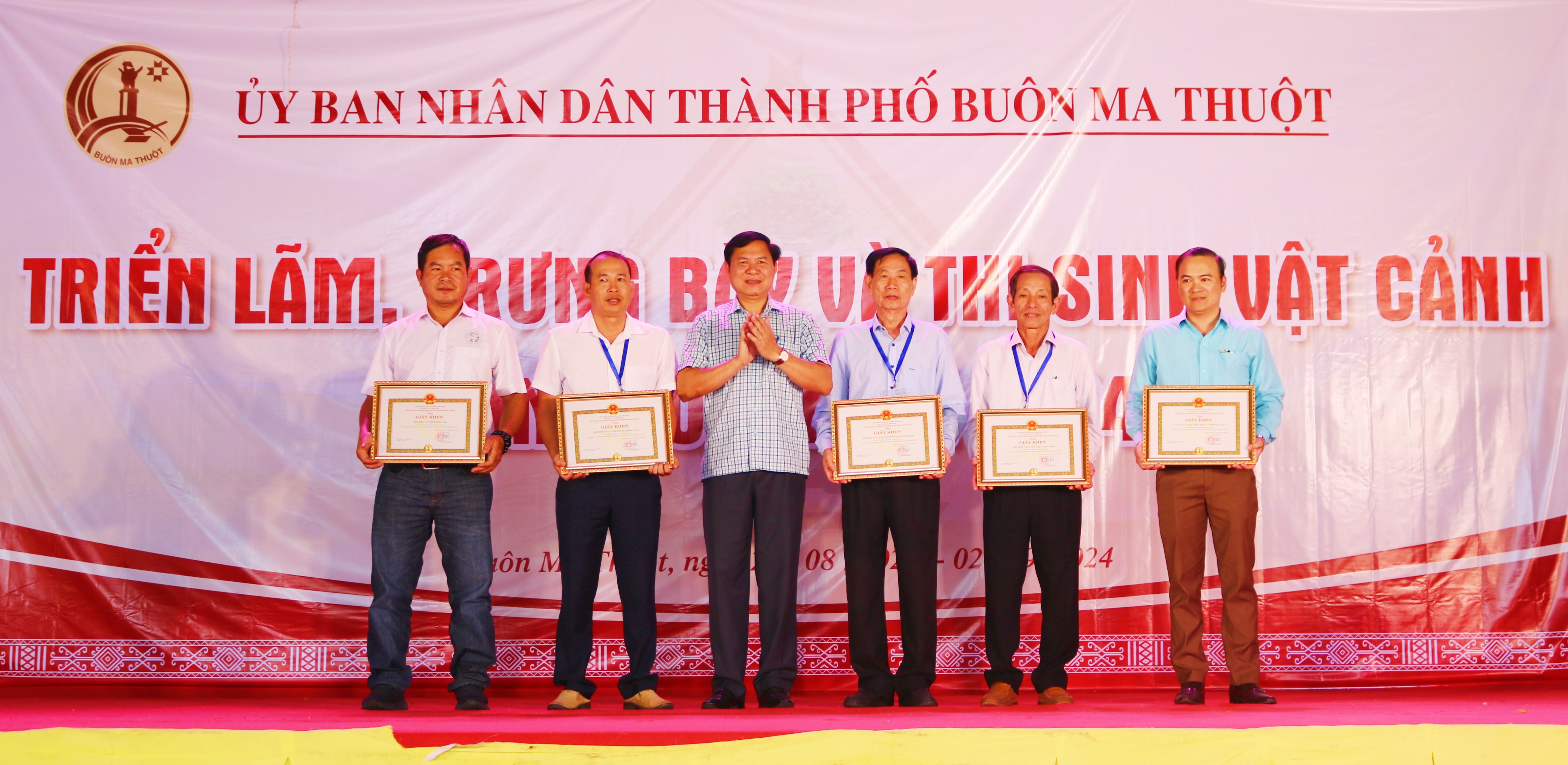 TP. Buôn Ma Thuột:Trao giải thưởng cho 45 tác phẩm thi sinh vật cảnh lần thứ I năm 2024
